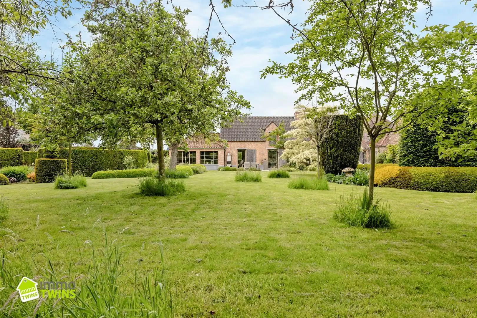 Exclusief wonen in de geliefde gerenoveerde Patershoeve te Buggenhout  foto 10