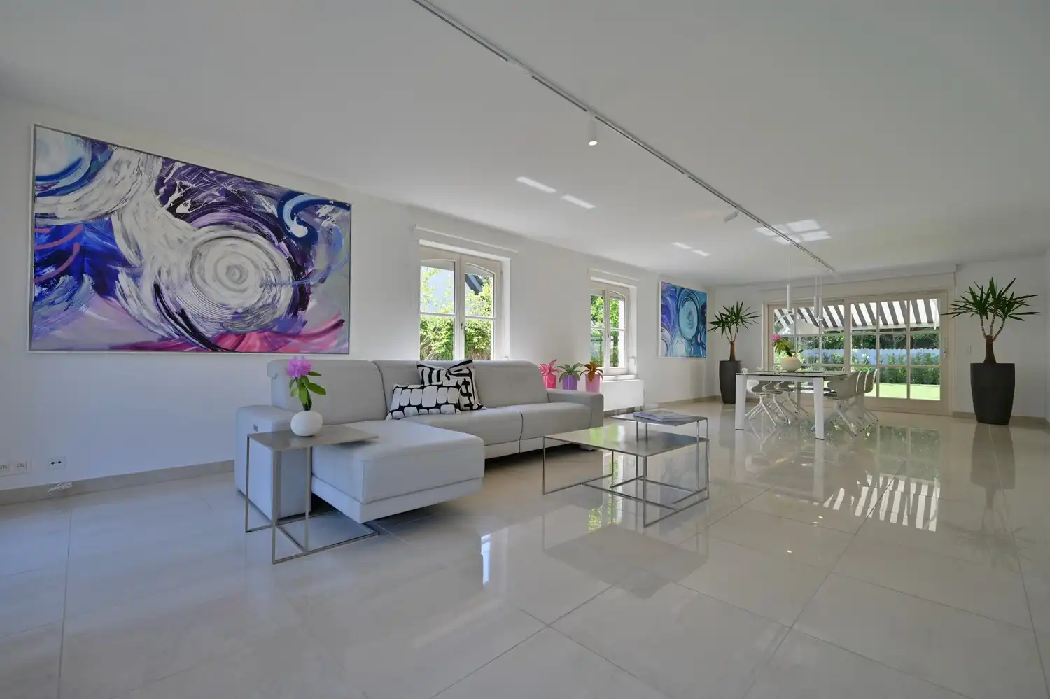 Exclusieve, gerenoveerde villa op toplocatie in residentieel Neerharen foto 9