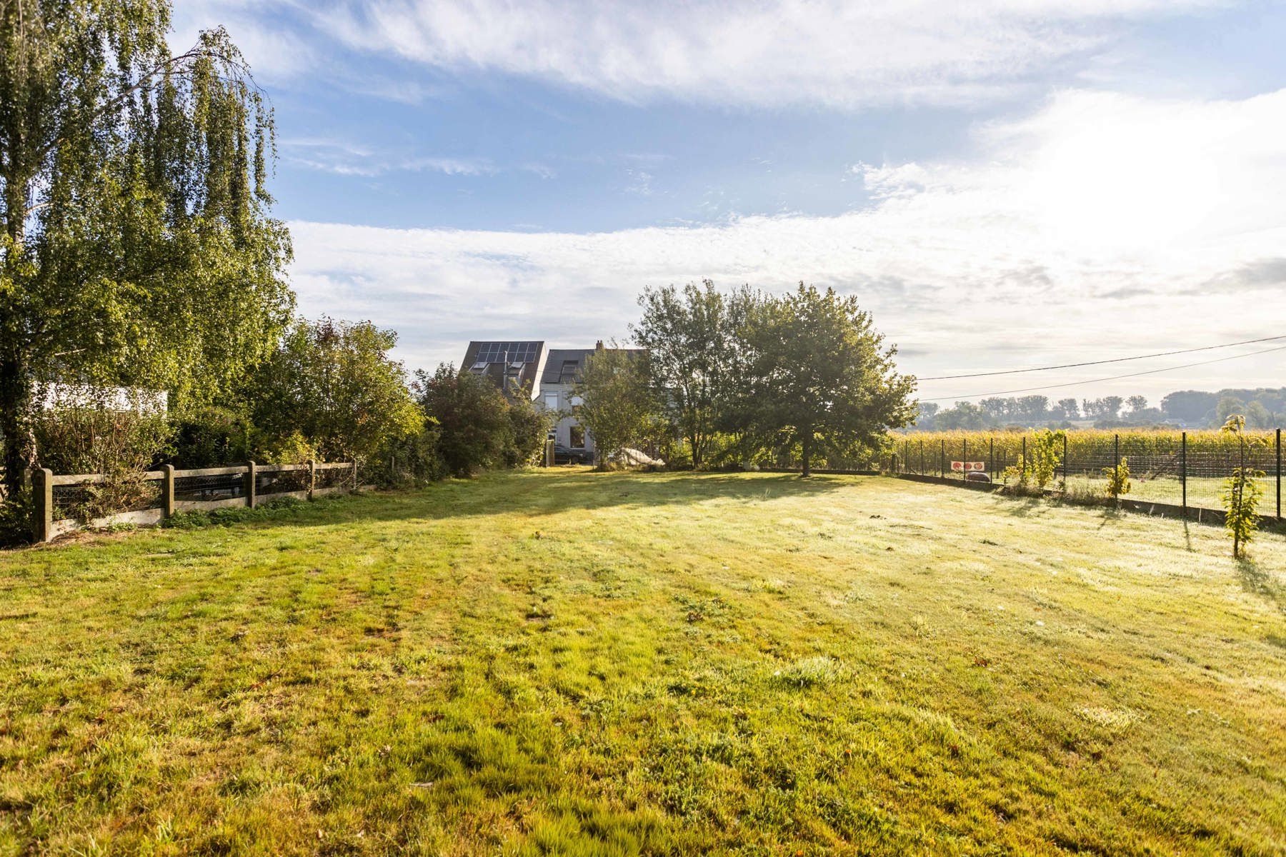 Ruime open bebouwing op rustige locatie foto 30