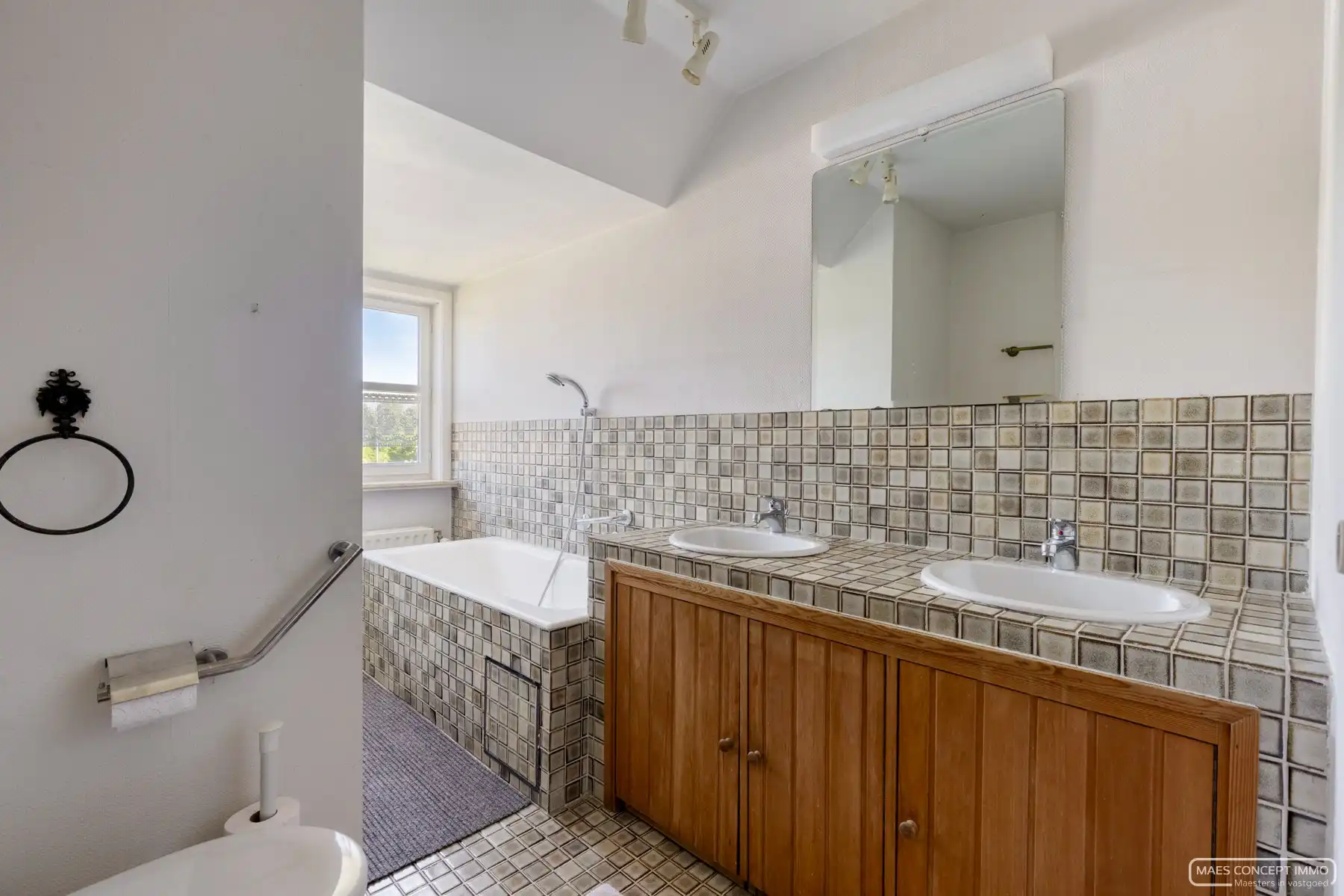 Villa op topligging te koop in Kortrijk foto 18