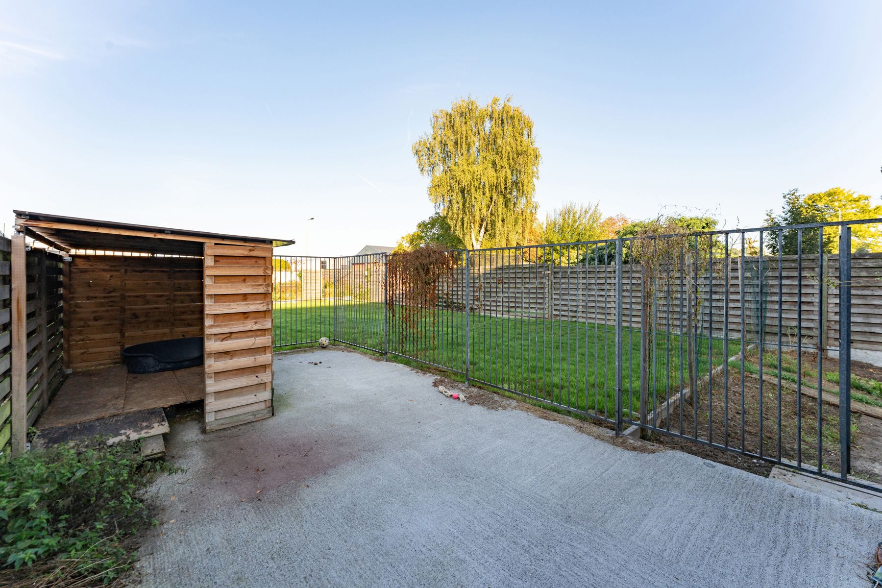 Ruime te renoveren woning met opslagplaats van 65 m² foto 17