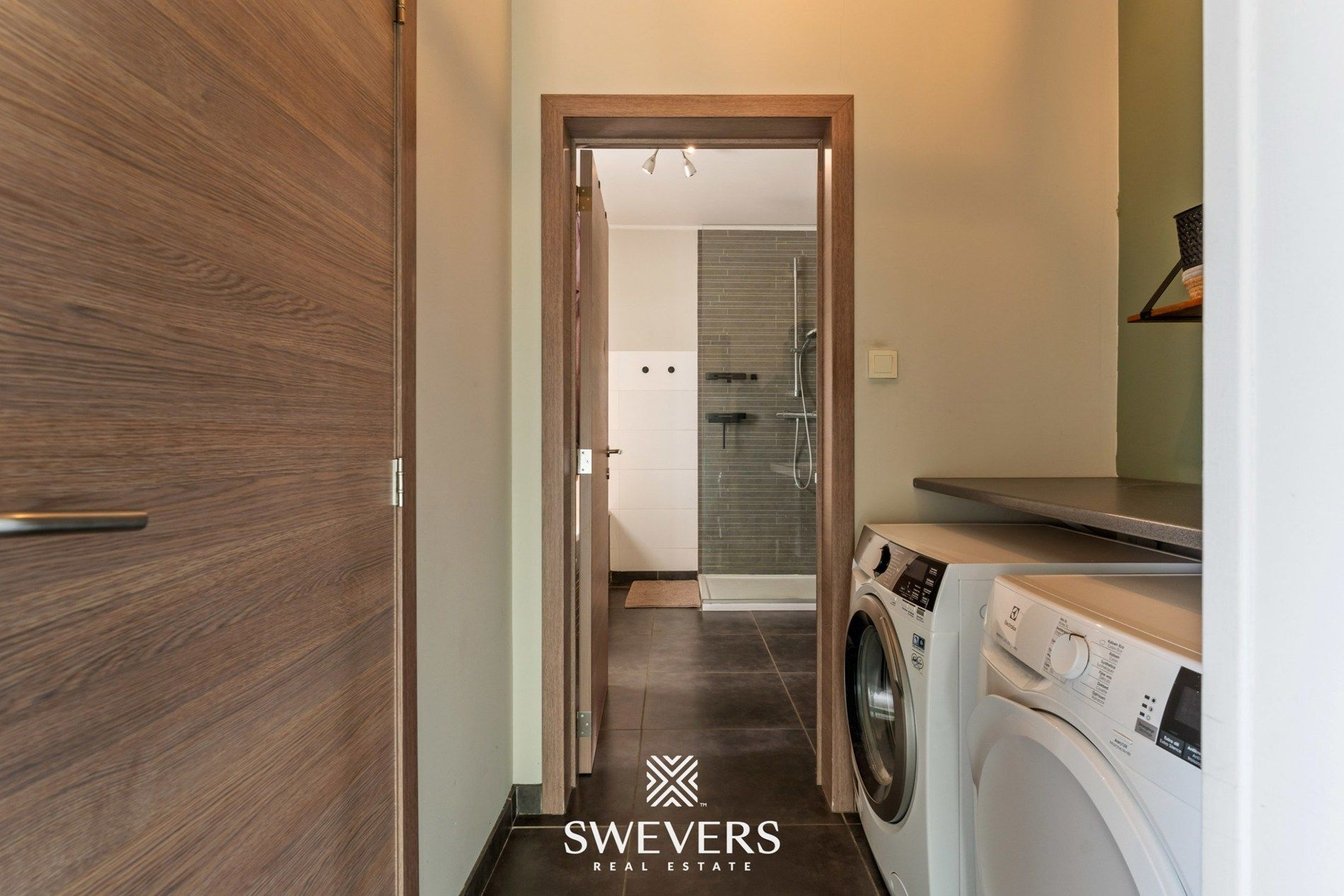 Gerenoveerde gezinswoning met 3 slpk en zonnige tuin foto 23