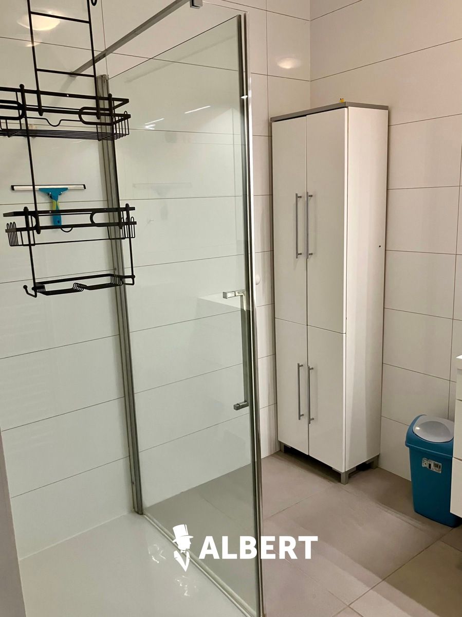 Ruim gemeubeld appartement met terras en 2 slaapkamers ! foto 18