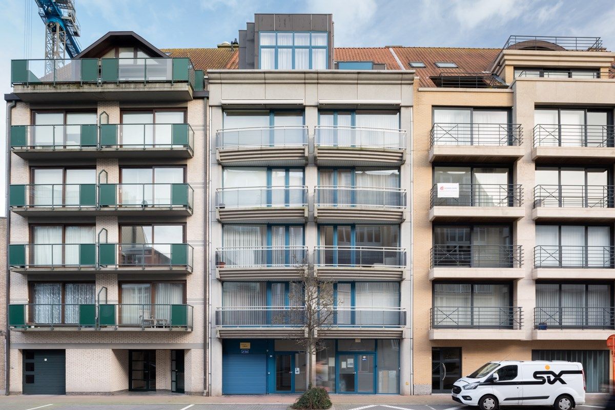Dubbele staanplaats te koop in centrum Knokke  foto {{pictureIndex}}