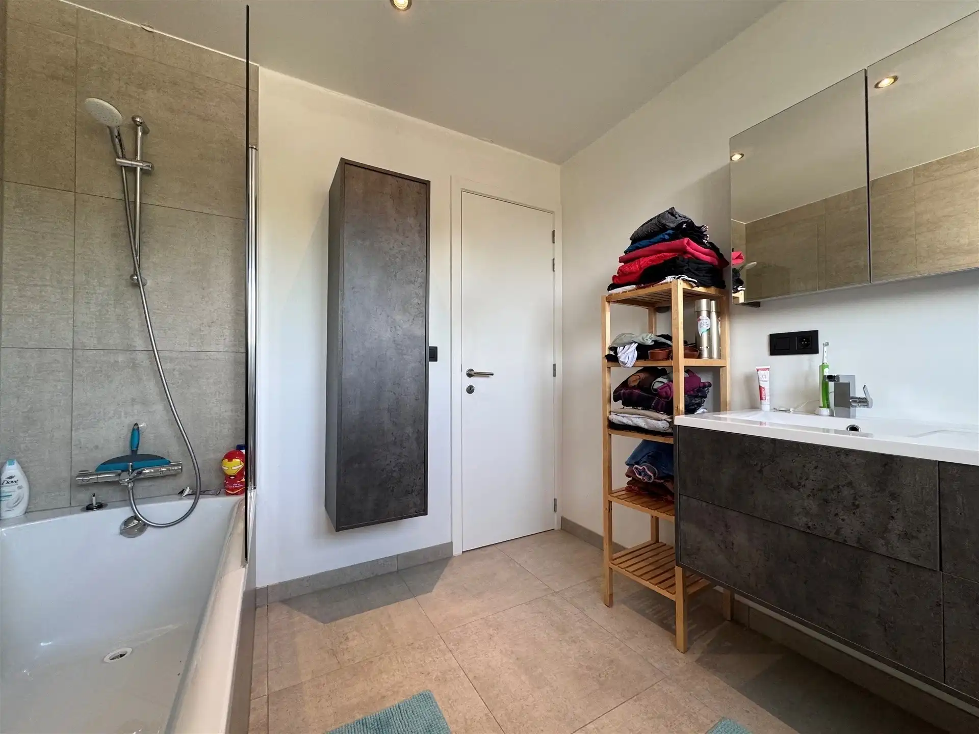Moderne energiezuinige 3 slaapkamer woning met tuin en staanplaats. foto 19