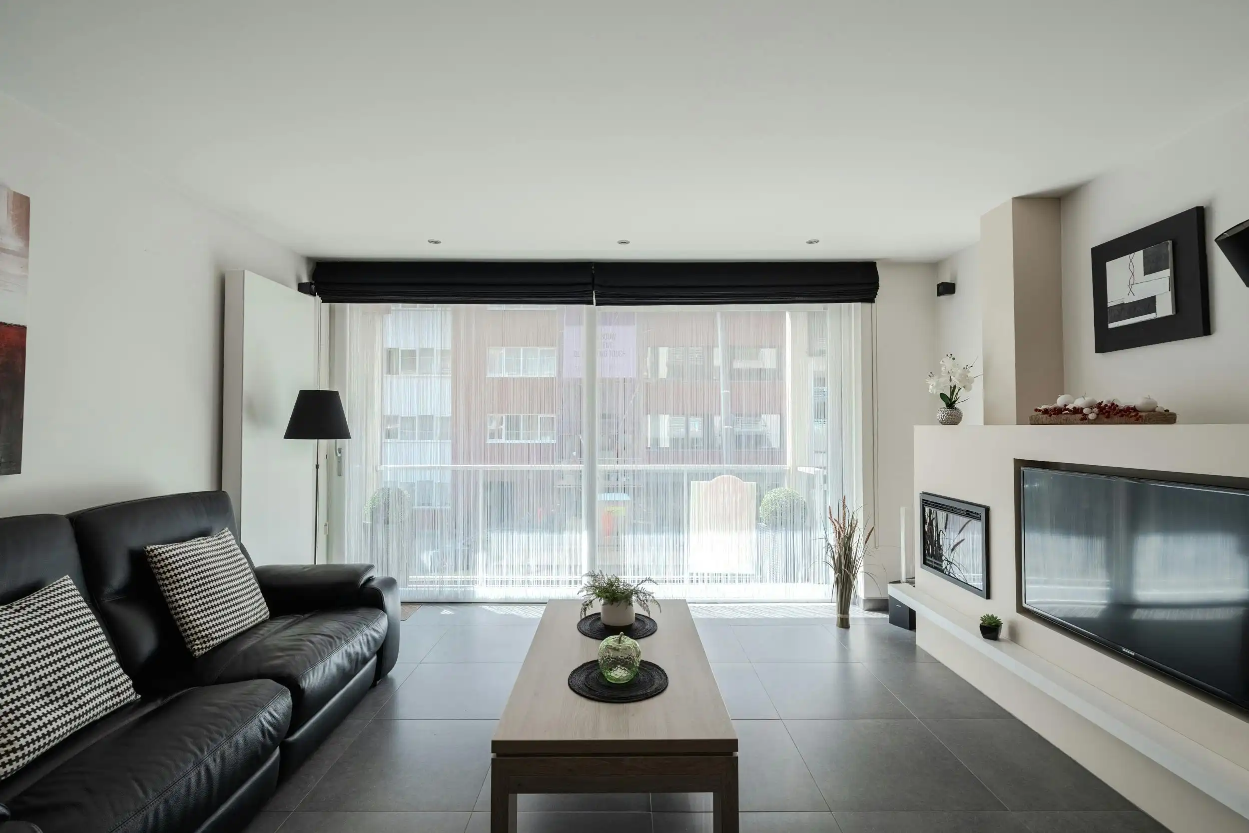 Instapklaar 3-slaapkamerappartement met terras te Oostende foto 2