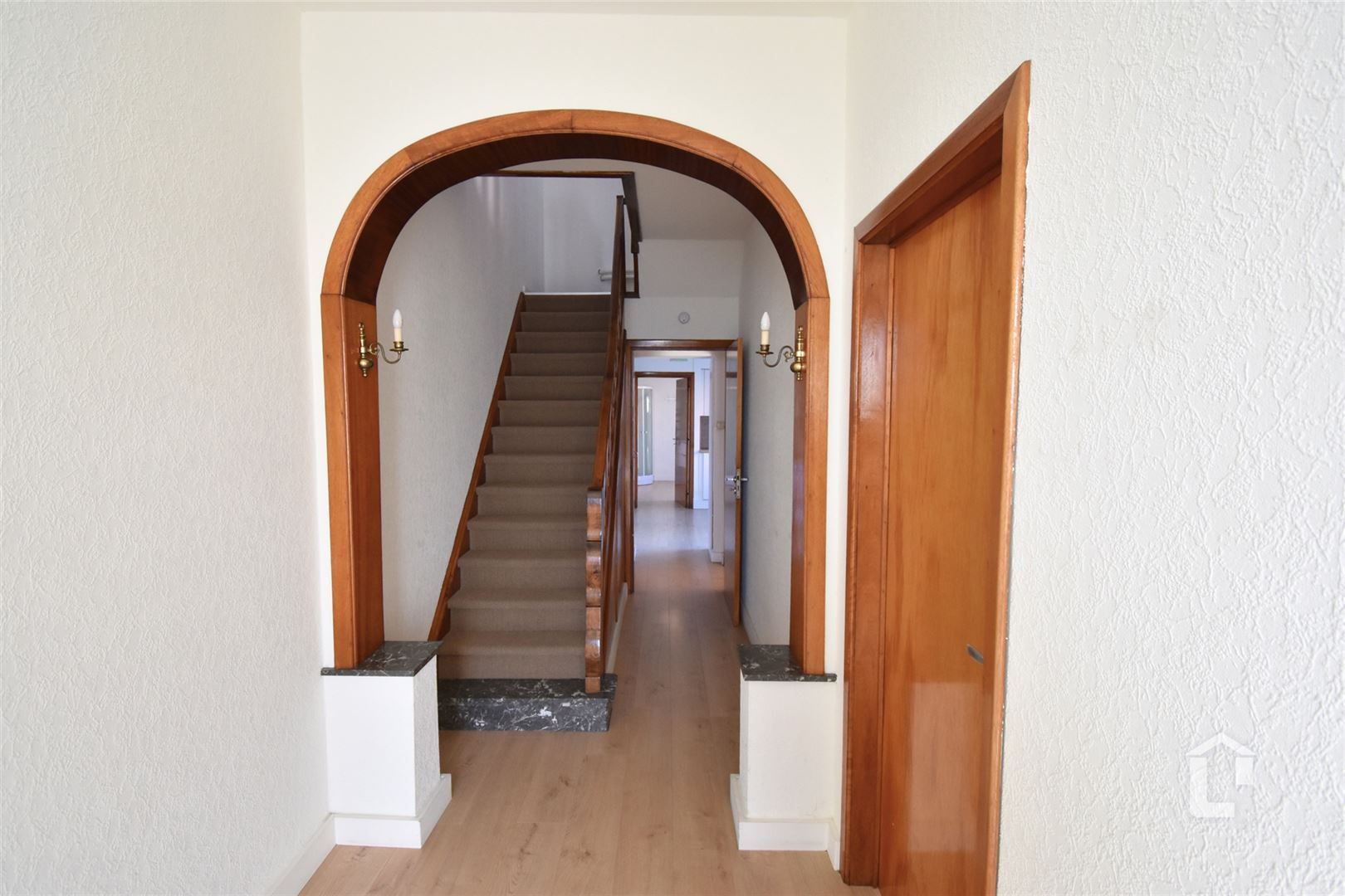 Instapklare halfopen woning foto 2