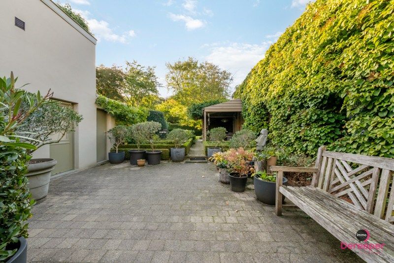 Unieke woning met handelsruimte en opslagplaats op 817m² – stijlvol wonen en werken combineren! foto 19