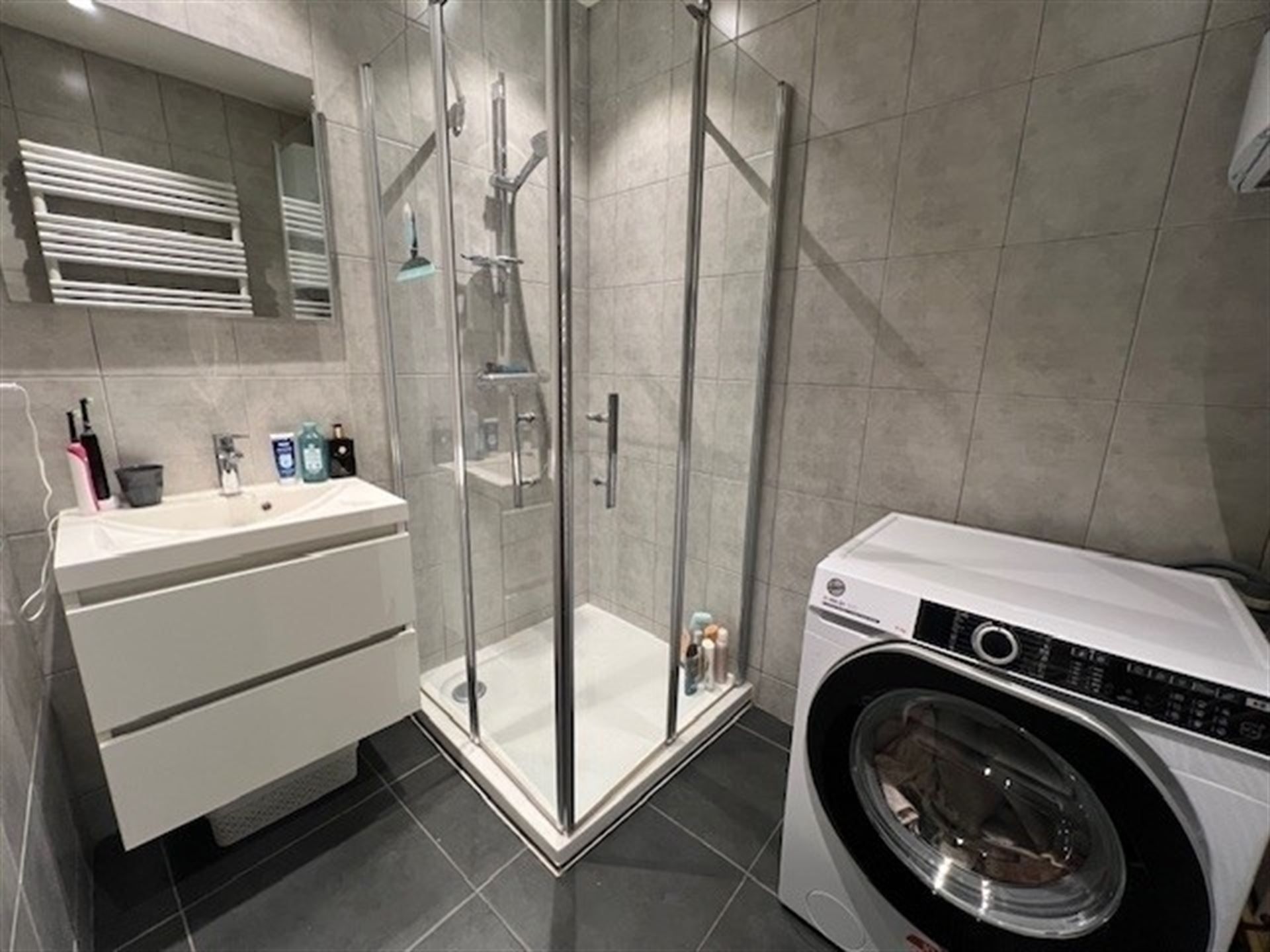 Gezellig 2-slaapkamer appartement in hartje Wilrijk foto 8
