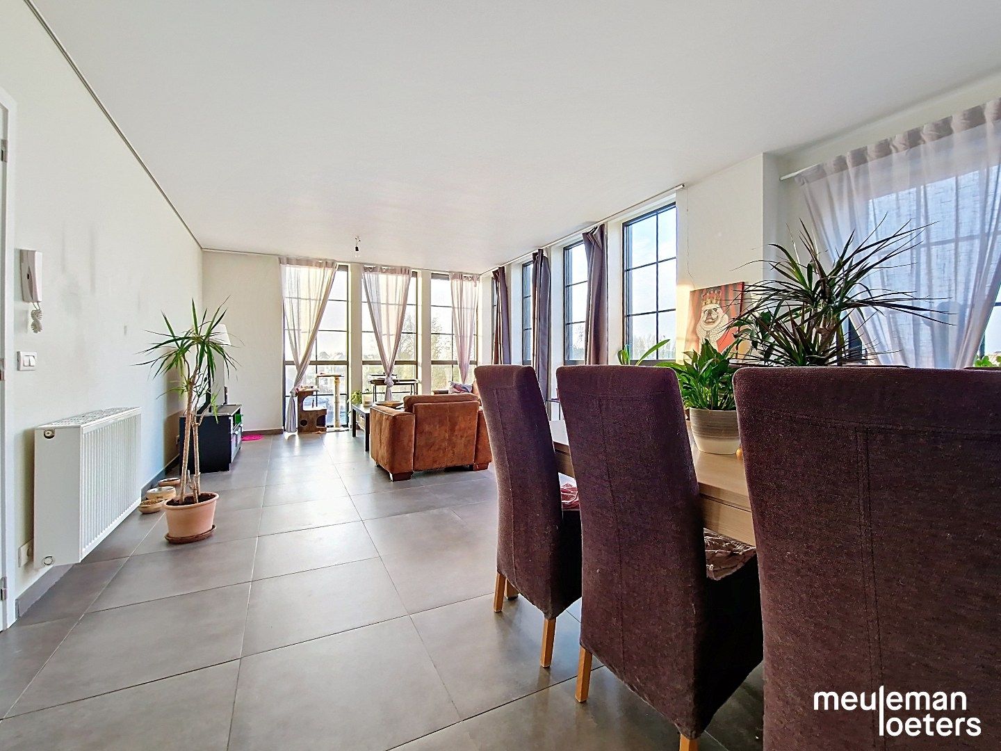 Lichtrijk appartement met ruime woonvolumes foto 5