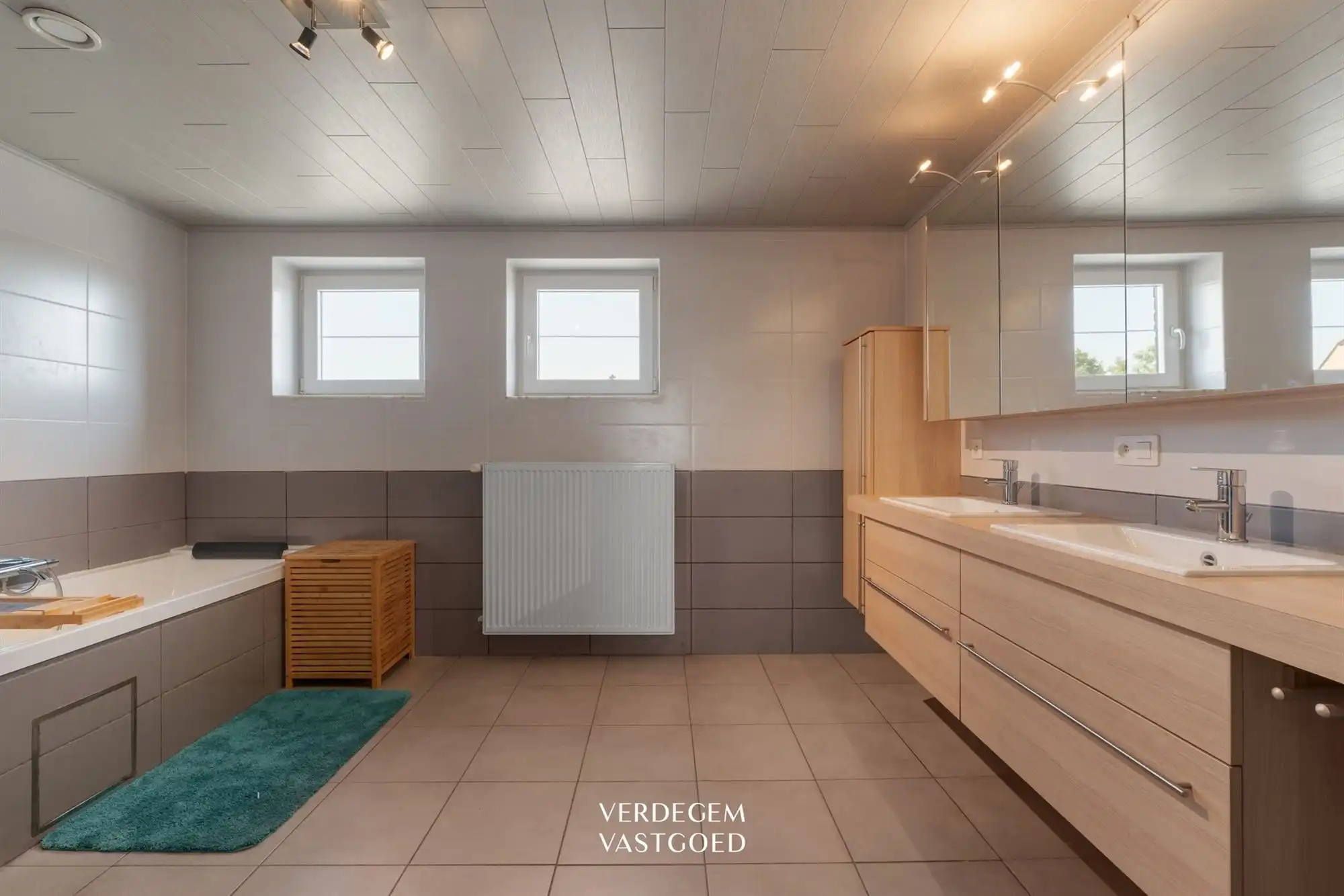 Woning met 4 slaapkamers en loods van 100m² foto 9
