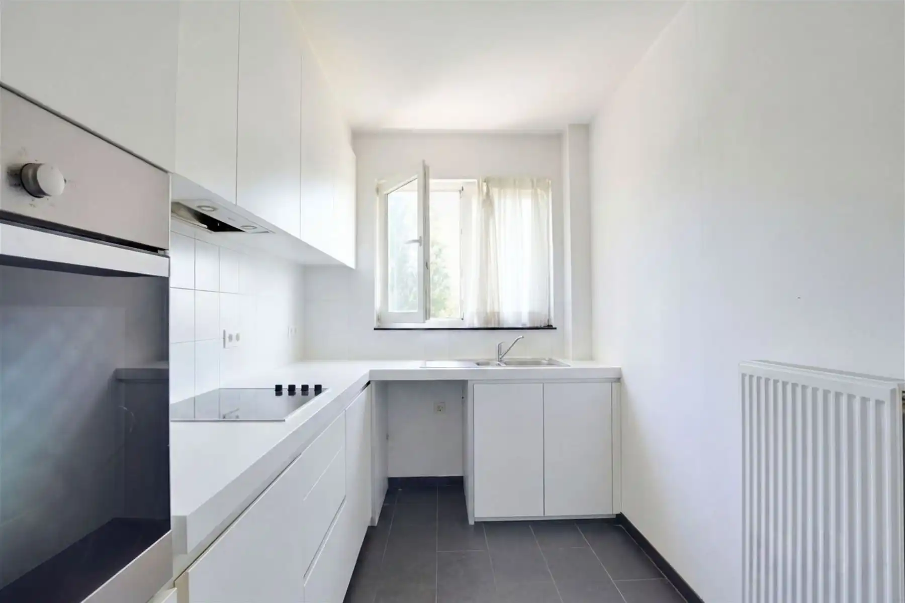 Modern dakappartement met 2 slaapkamers te Anderlecht foto 4