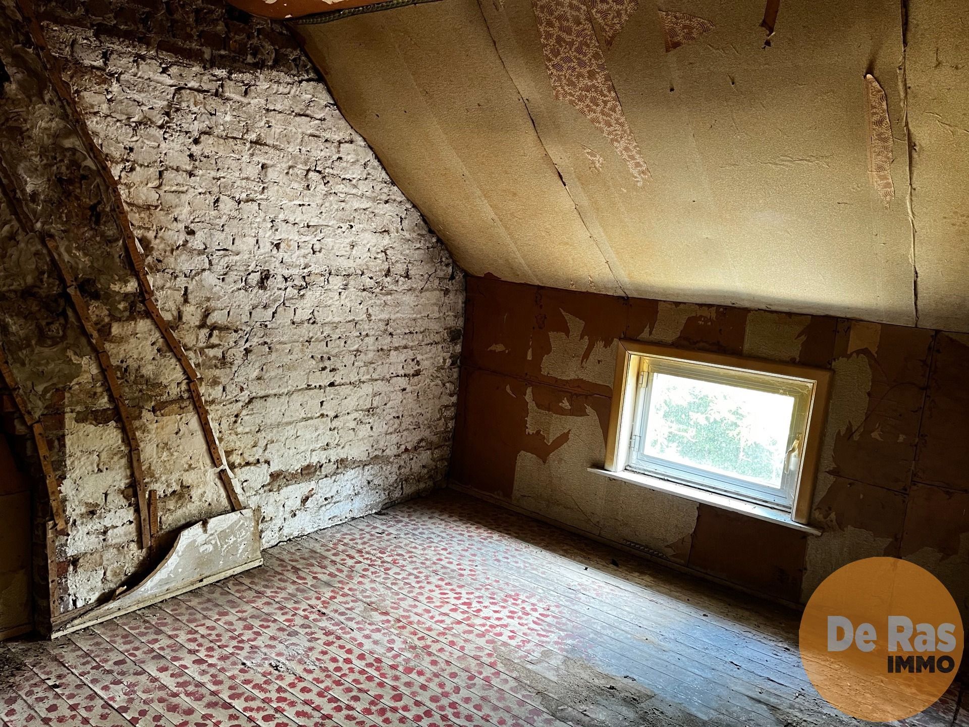WANZELE - Renovatie- of afbraakwoning in rustige straat foto 10