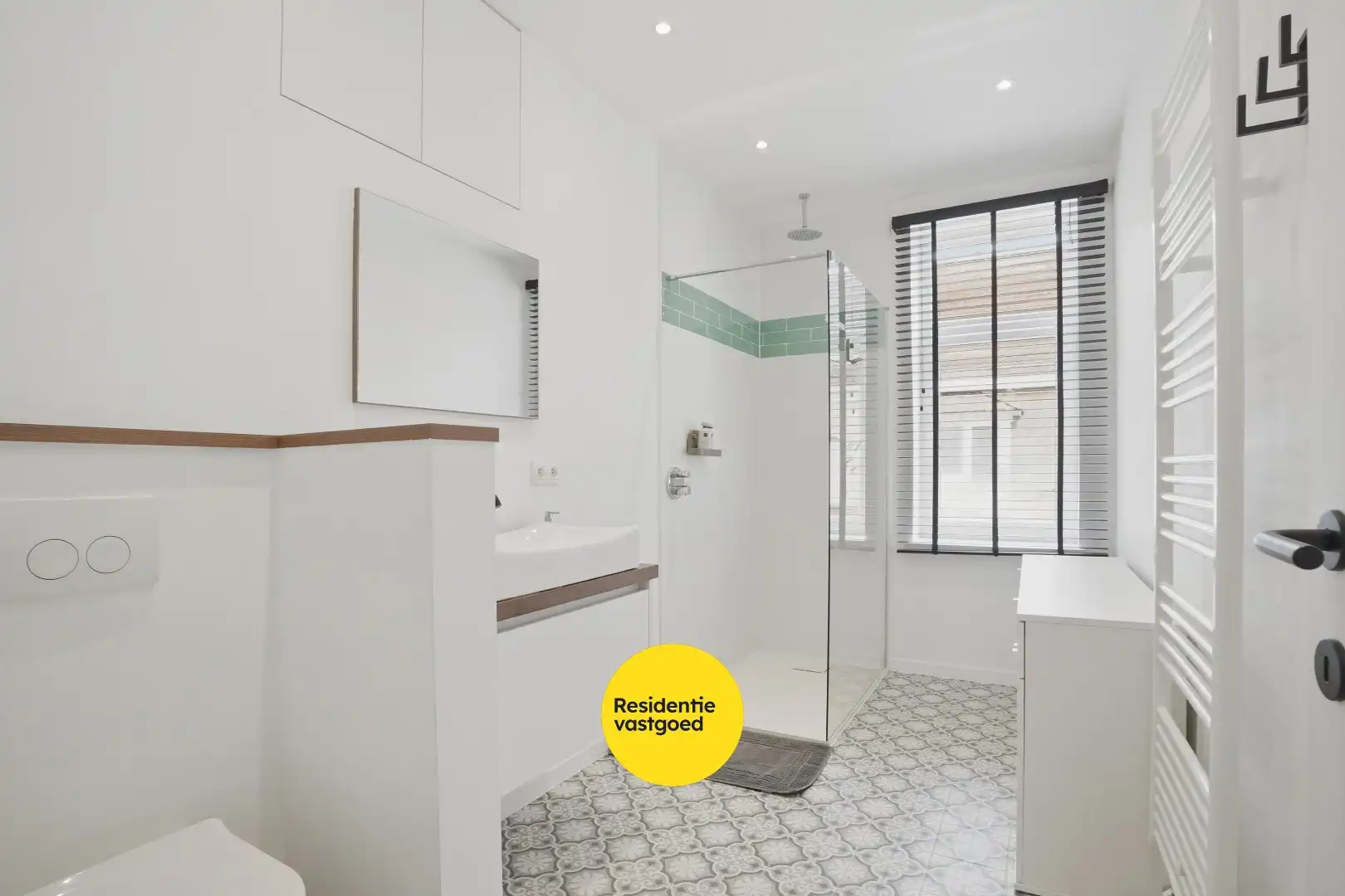 Subliem gerenoveerde herenwoning met 6 slaapkamers inclusief garage in Nieuwpoort-Stad op 135m² foto 20