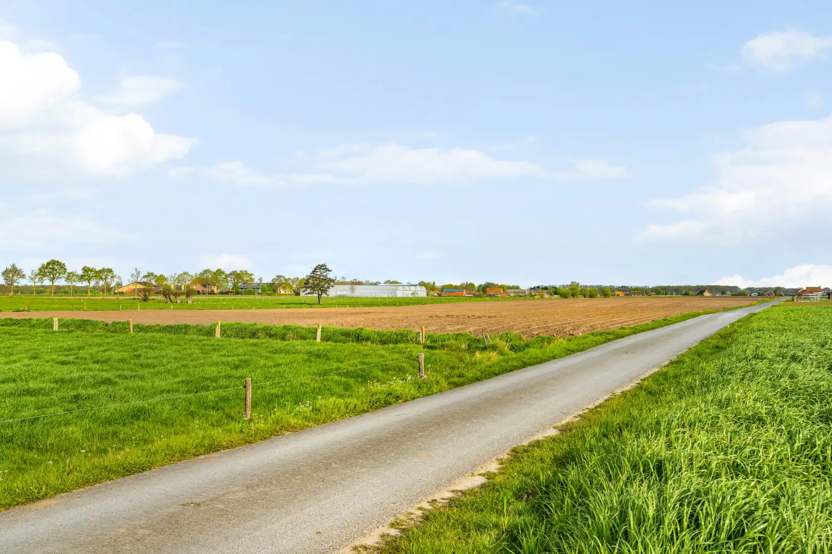 Open woning met 3 slaapkamers, dubbele garage en prachtig landelijk zicht in Wingene foto 16