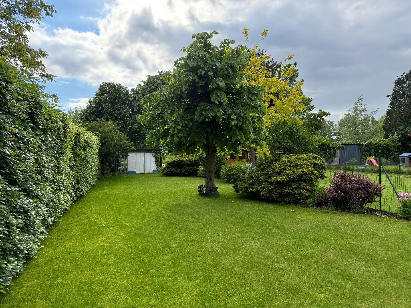 Riante gezinswoning met tuin en garage foto 19