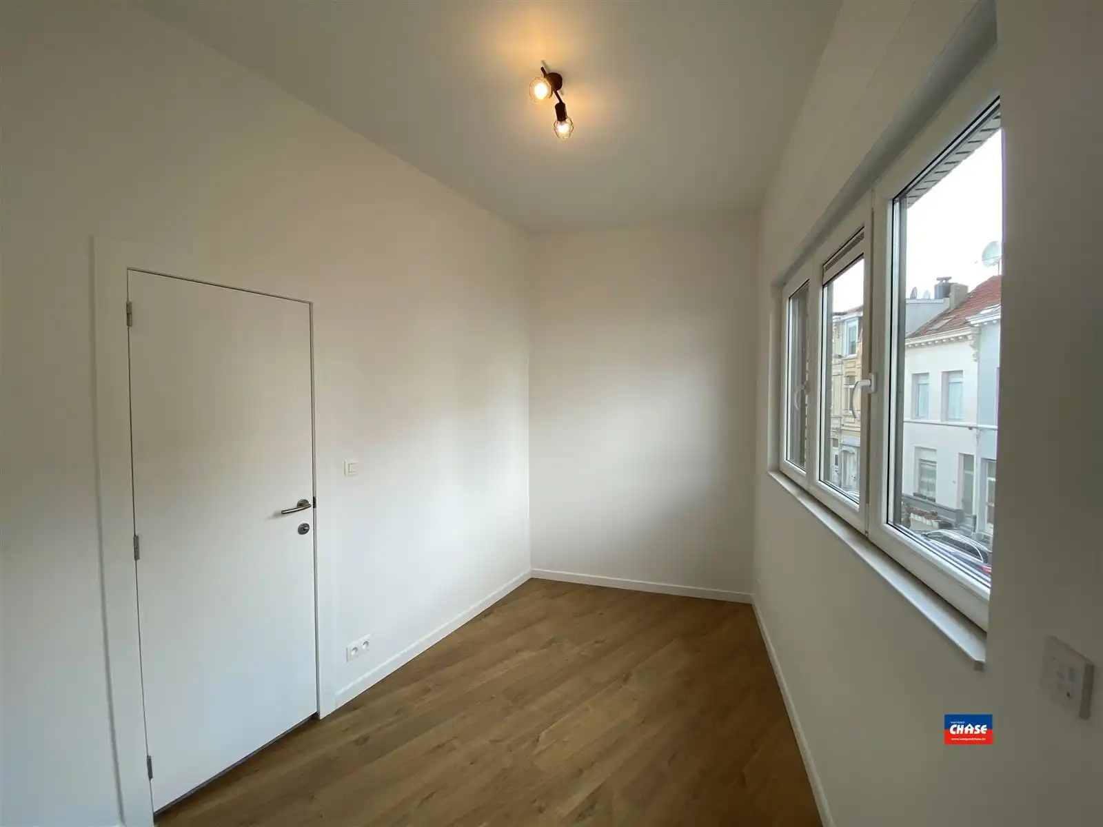 Verzorgde studio met aparte slaapkamer foto 6