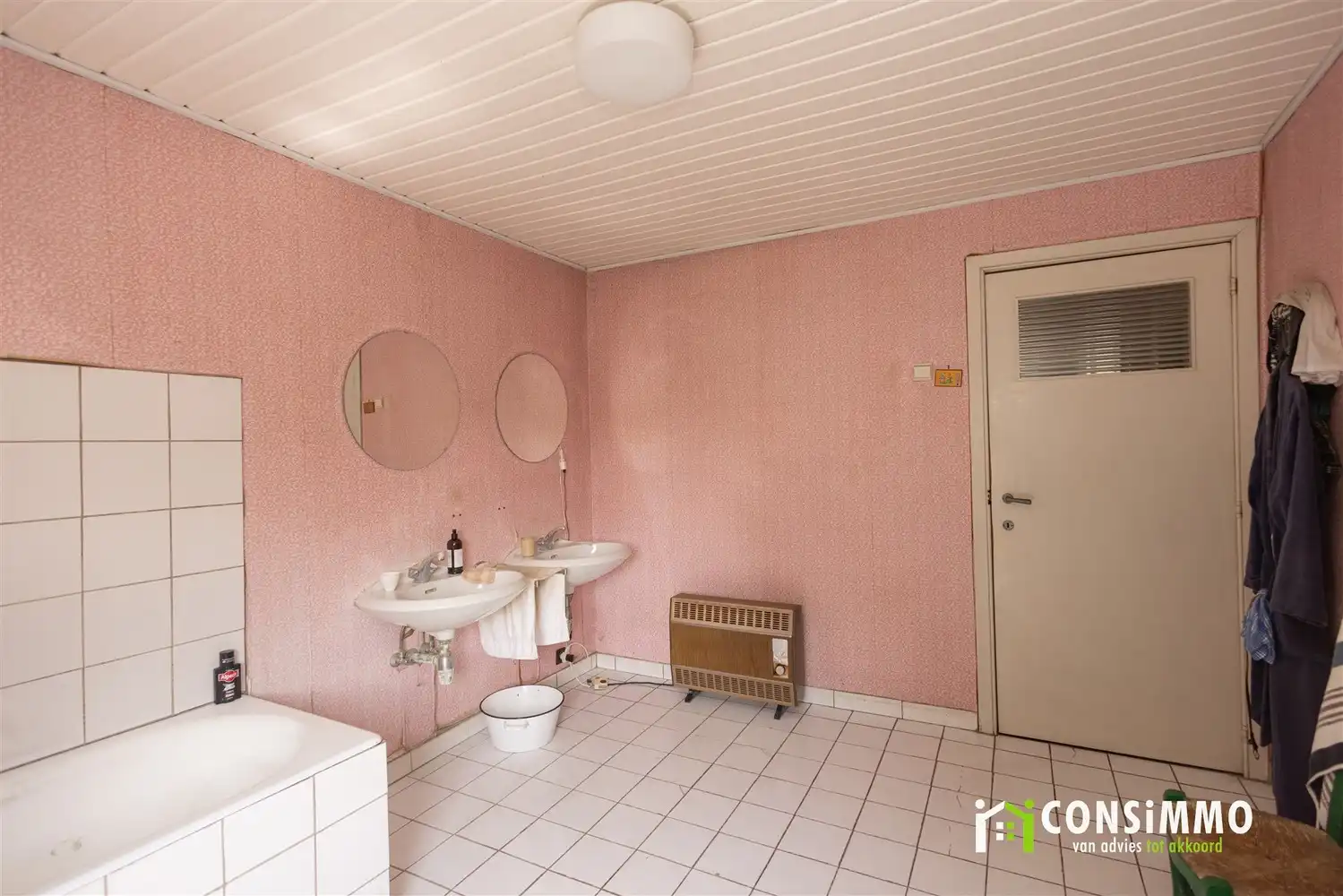 Renovatiepand met bijzonder veel potentieel in Genk-Waterschei foto 20
