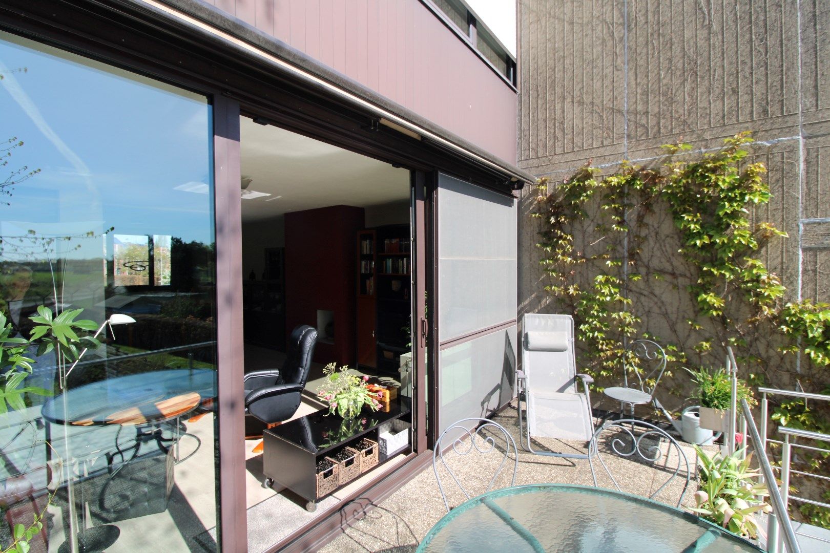 Ruime bel-étage woning met zeer grote tuin en garage in Antwerpen, 3 slaapkamers, bouwjaar 1975, 533m² perceeloppervlakte, zuidgerichte tuin en terras foto 15