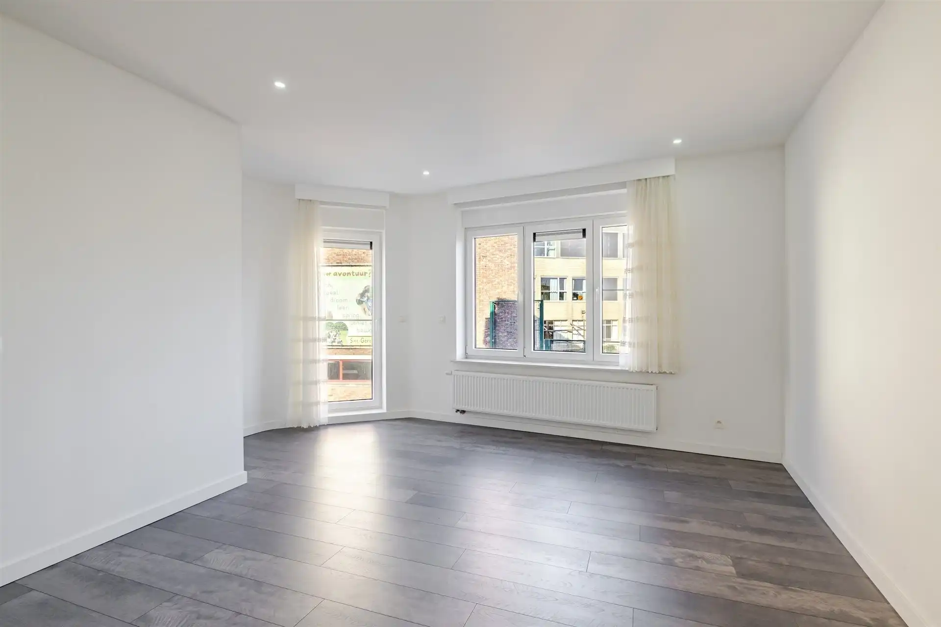 Top gerenoveerde woning met 4 slks, garage en terrassen foto 17