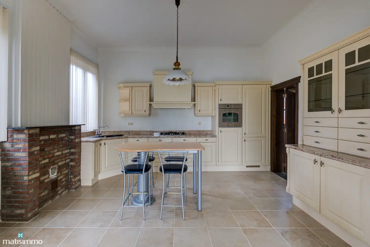 VERDER AF TE WERKEN HOEKWONING MET BINNENKOER EN GARAGE TE MOPERTINGEN foto 12