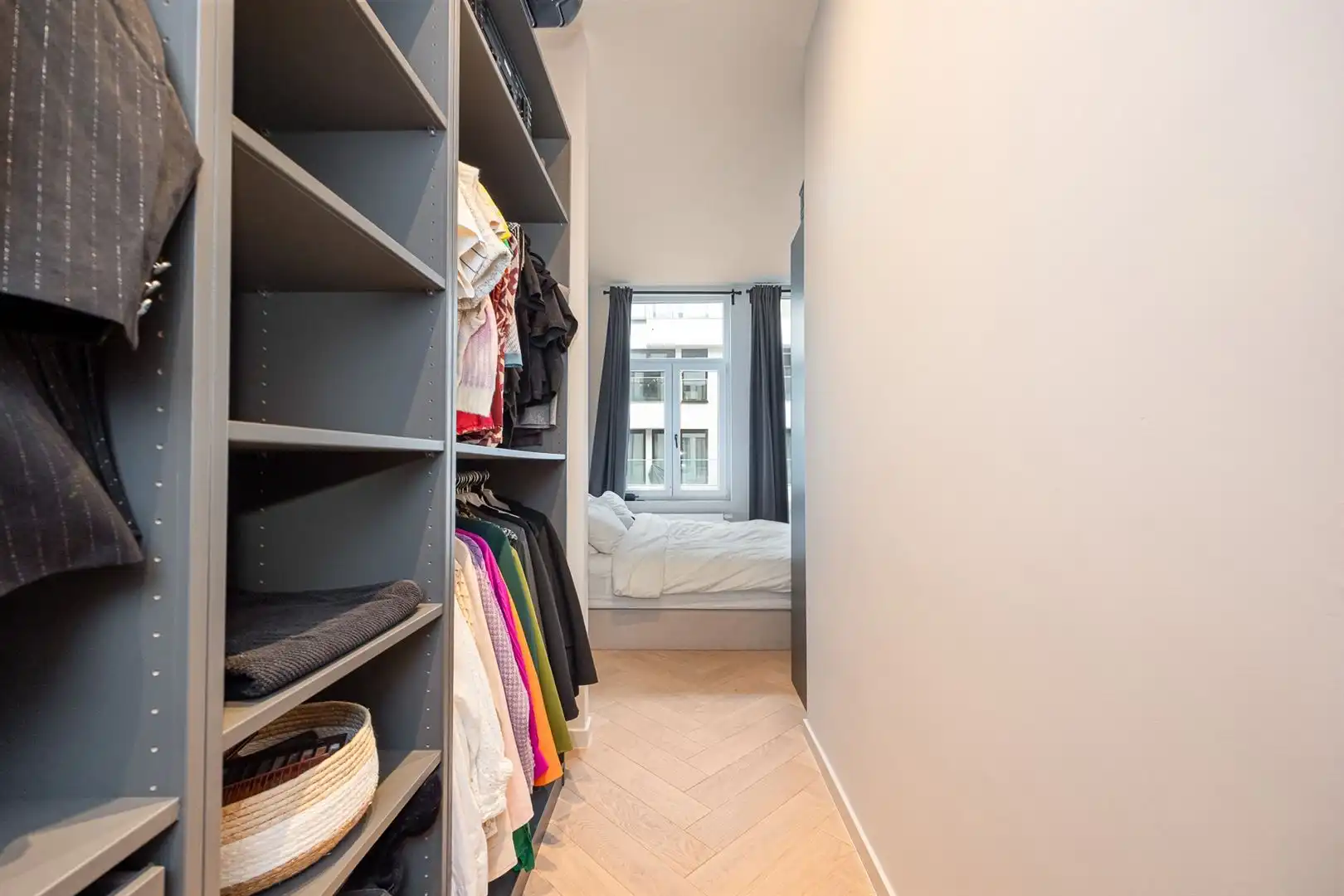 Woning met 2 gerenoveerde appartementen foto 13