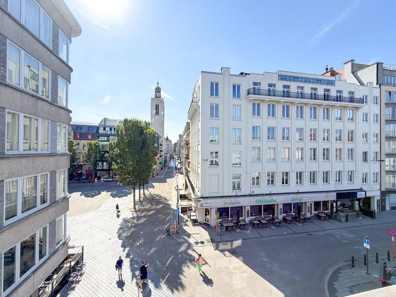 Zonovergoten én gerenoveerd appartement met 2 slpk aan de Groentemarkt in Oostende. foto 5