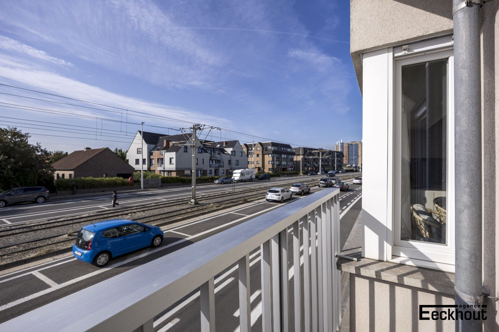 Instapklaar appartement met twee slaapkamers en terras op enkele passen van het strand! foto 12