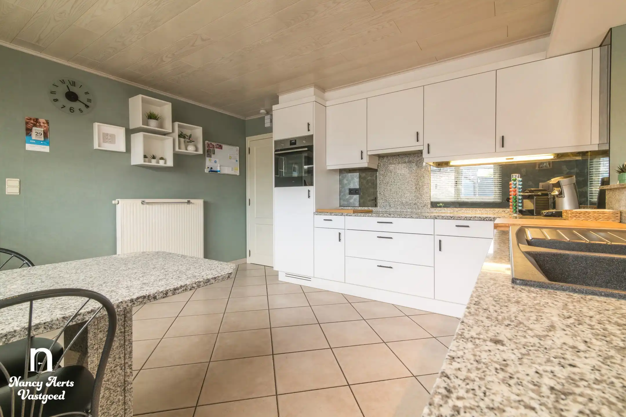 Karaktervolle, instapklare woning met extra woonmogelijkheid foto 8