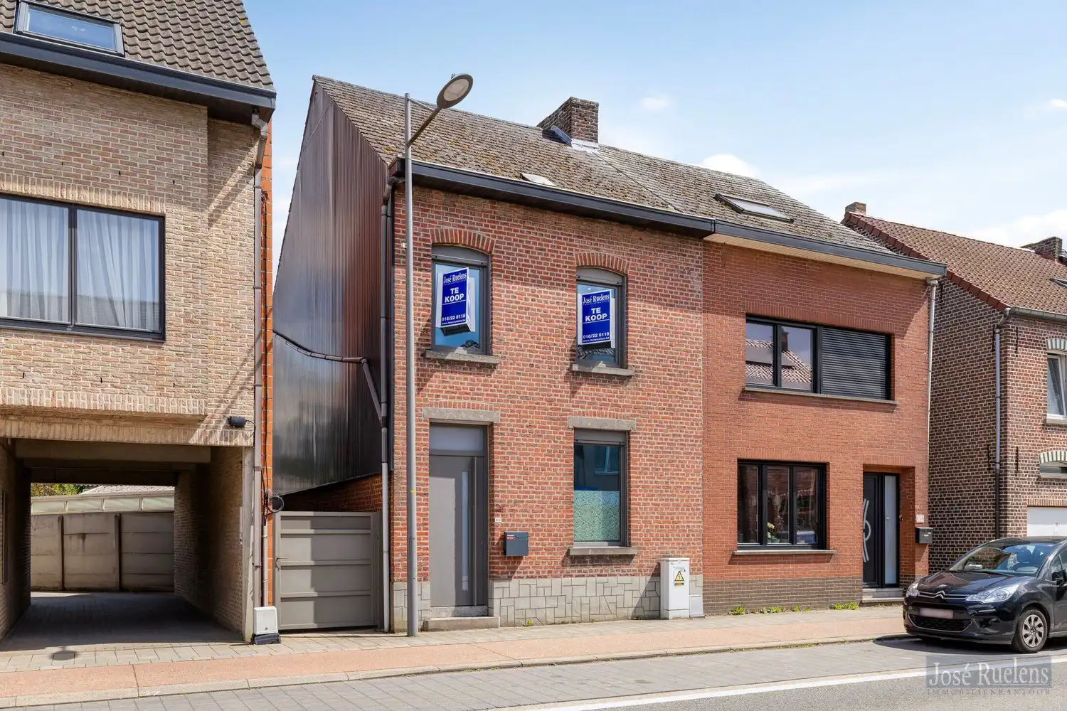 Goede gelegen gezinswoning met zij-ingang en grote tuin. foto 29