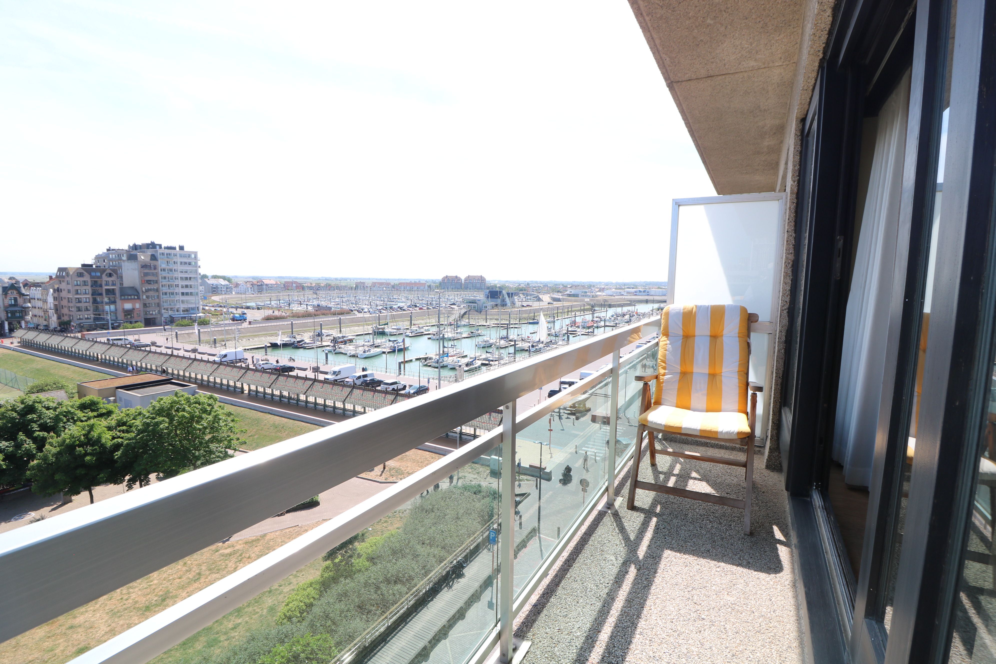 Zonnig 2-slaapkamerappartement aan de jachthaven van Blankenberge. foto 3