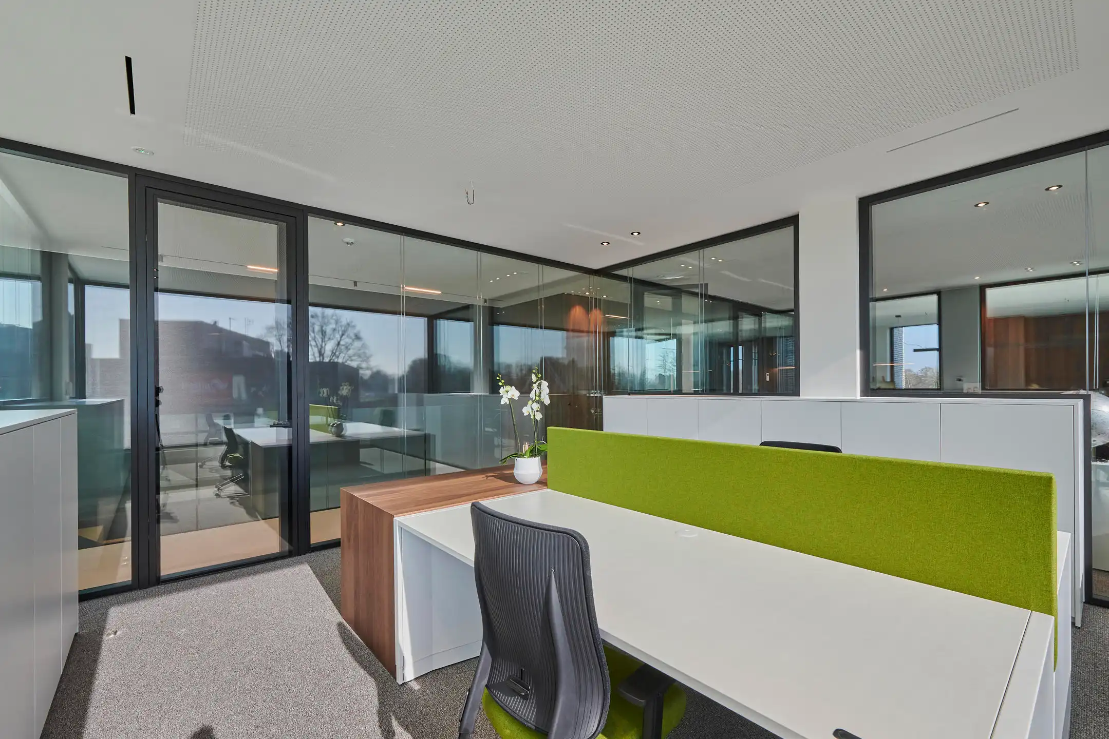 Centrale kantoren te huur in exclusieve setting foto 3