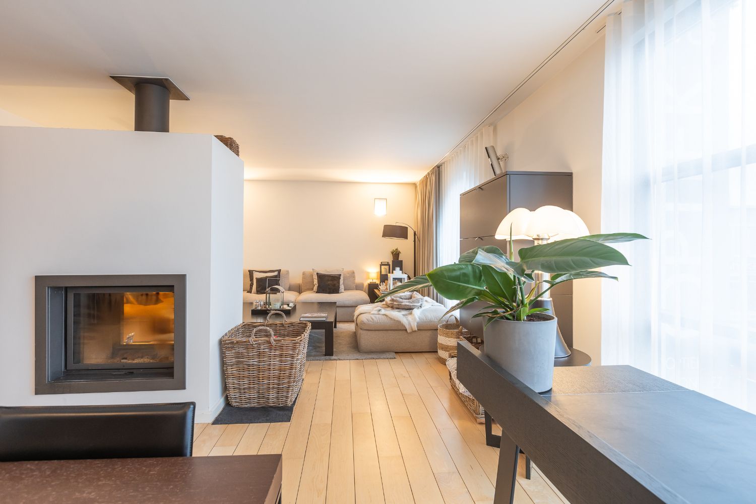 Moderne woning met handelsruimte op commerciële ligging! foto 9