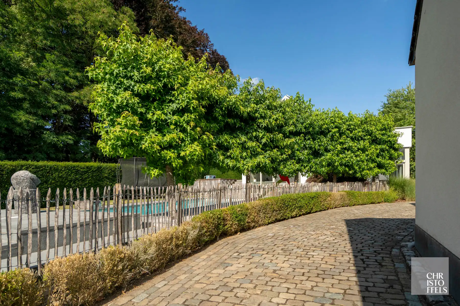 IN OPTIE - Totaal gerenoveerde villa (362 m²) met poolhouse (239 m²) in Opoeteren foto 37