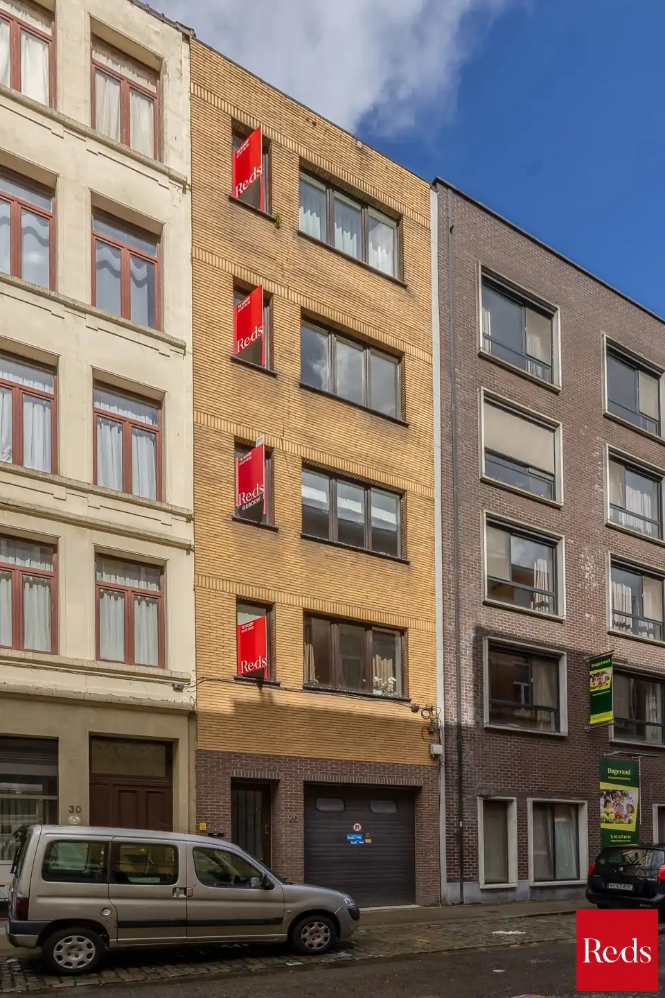 4 app + magazijn met potentieel tot 5e unit – Kievitwijk  foto {{pictureIndex}}