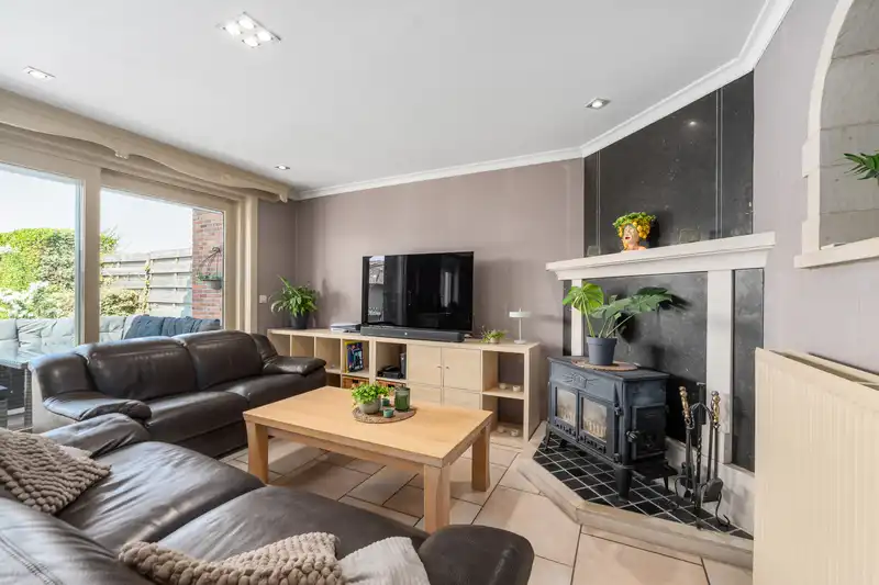 Instapklare gezinswoning met 4 slaapkamers en dubbele garage foto 8