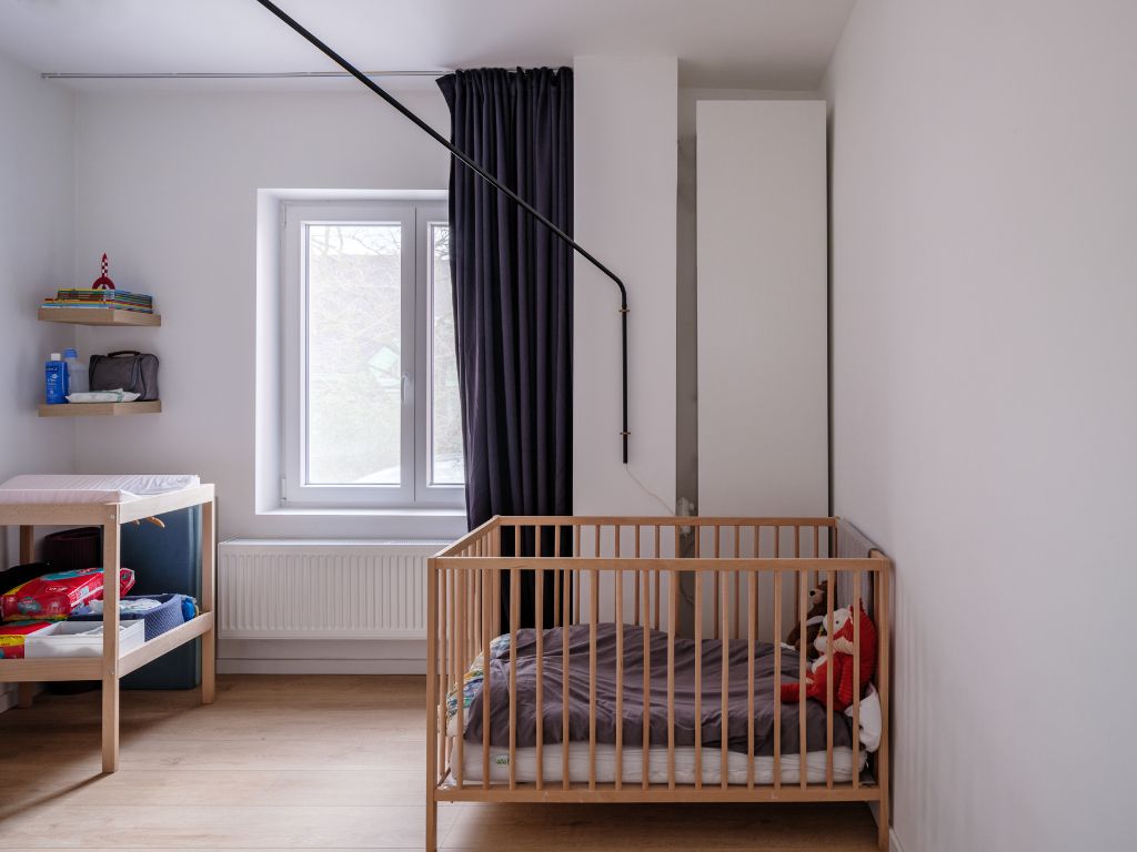 Stijlvol en lichtrijk 2-slaapkamer appartement met terras op wandelafstand van het historisch centrum. foto 14