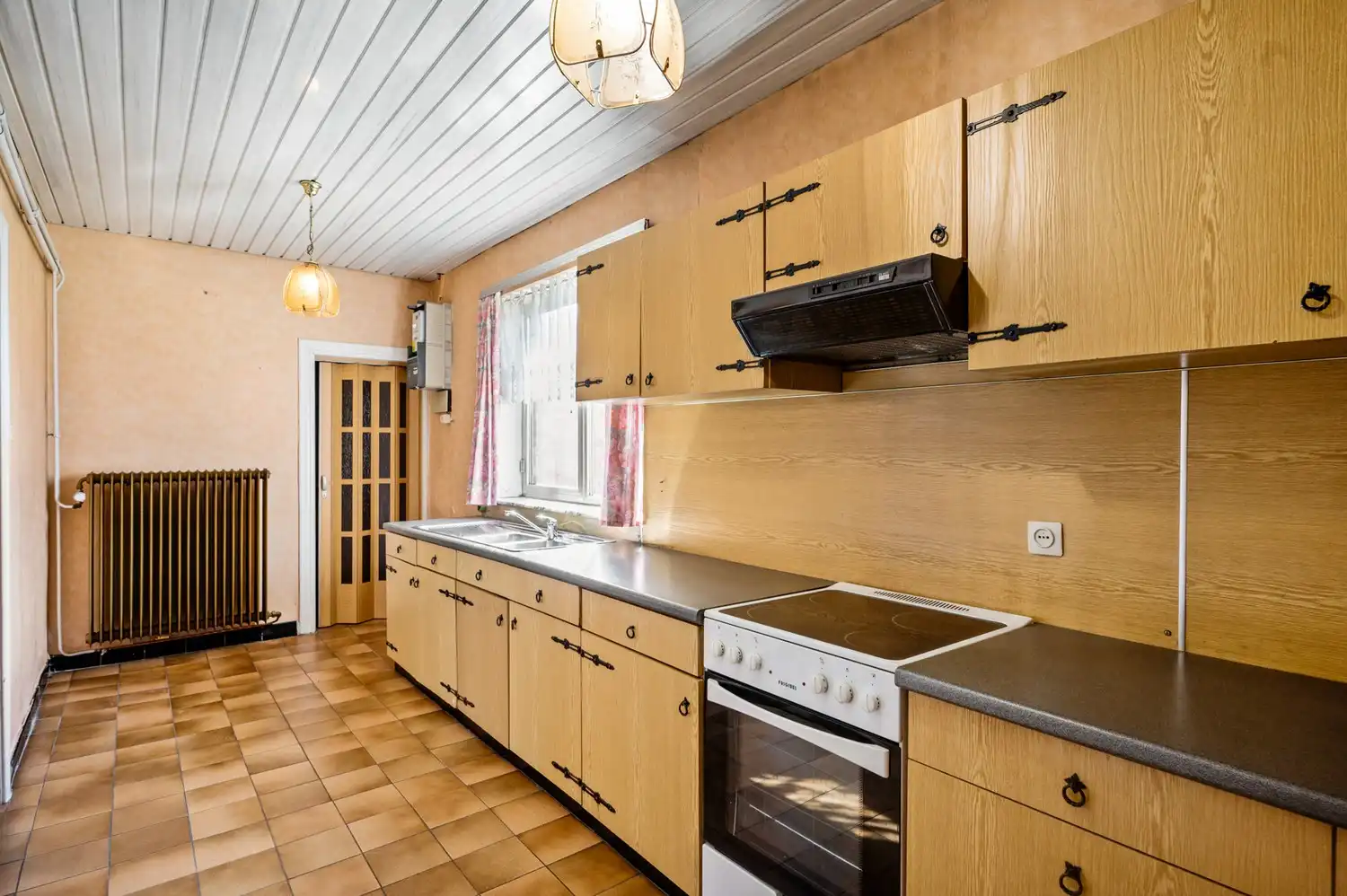 Te renoveren woning met 3 slpkrs in centrum Grootlo foto 7