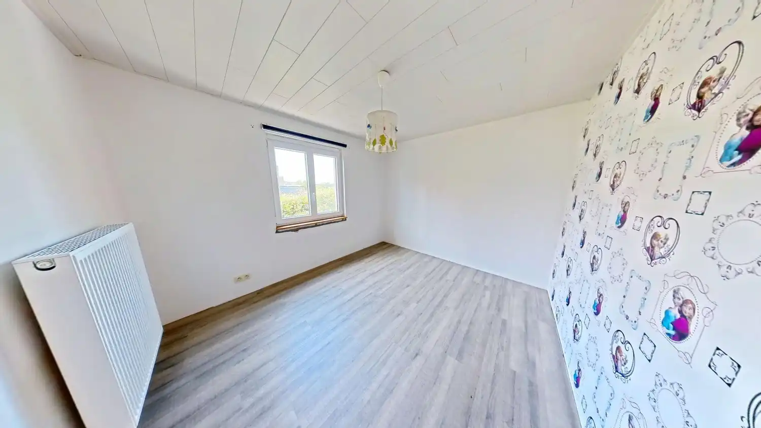 Ruime woning met 4 slaapkamers! foto 10