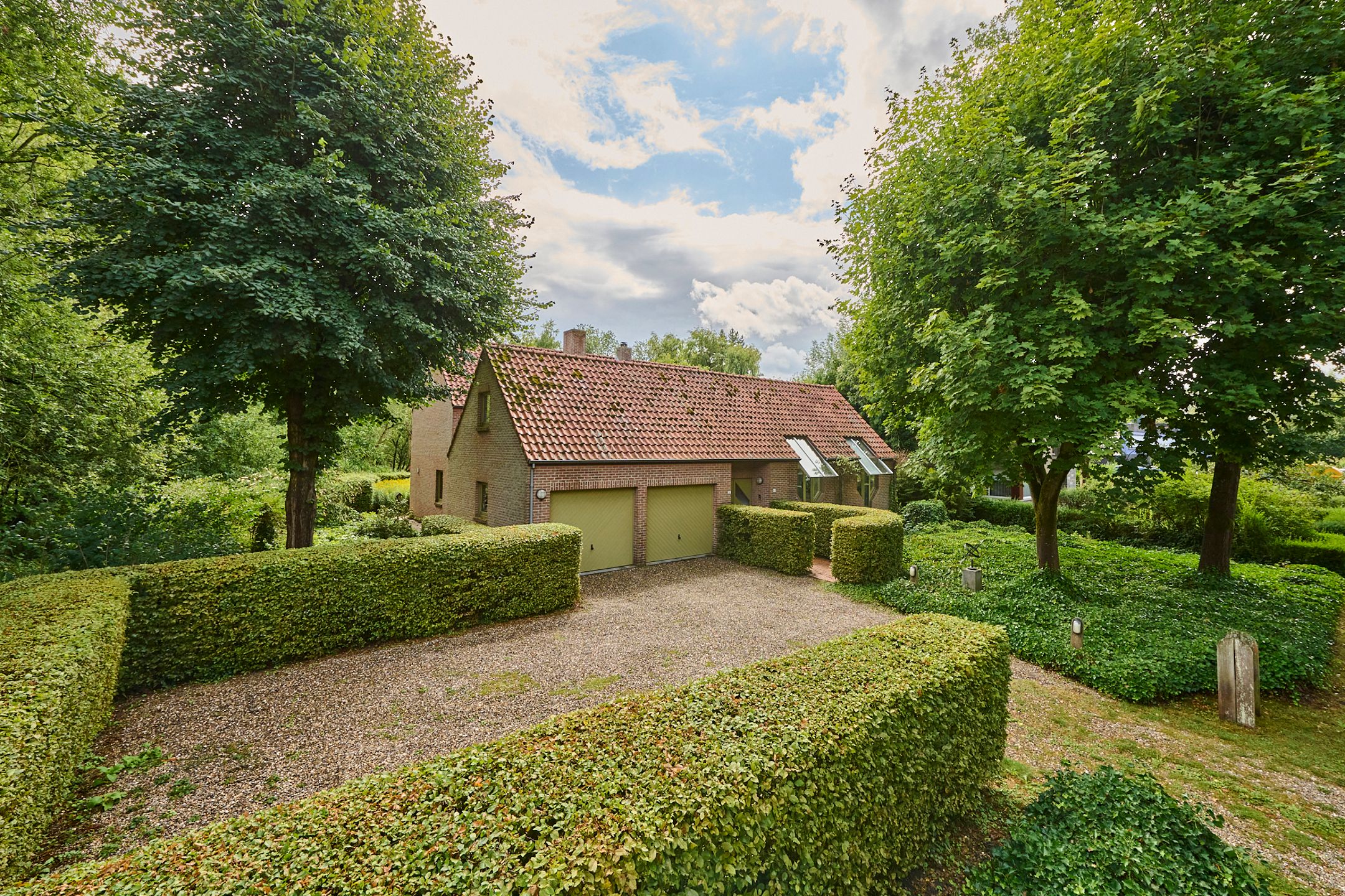 Villa met ruimte voor vrij beroep/kangoeroewoning/B&B op 38are foto {{pictureIndex}}