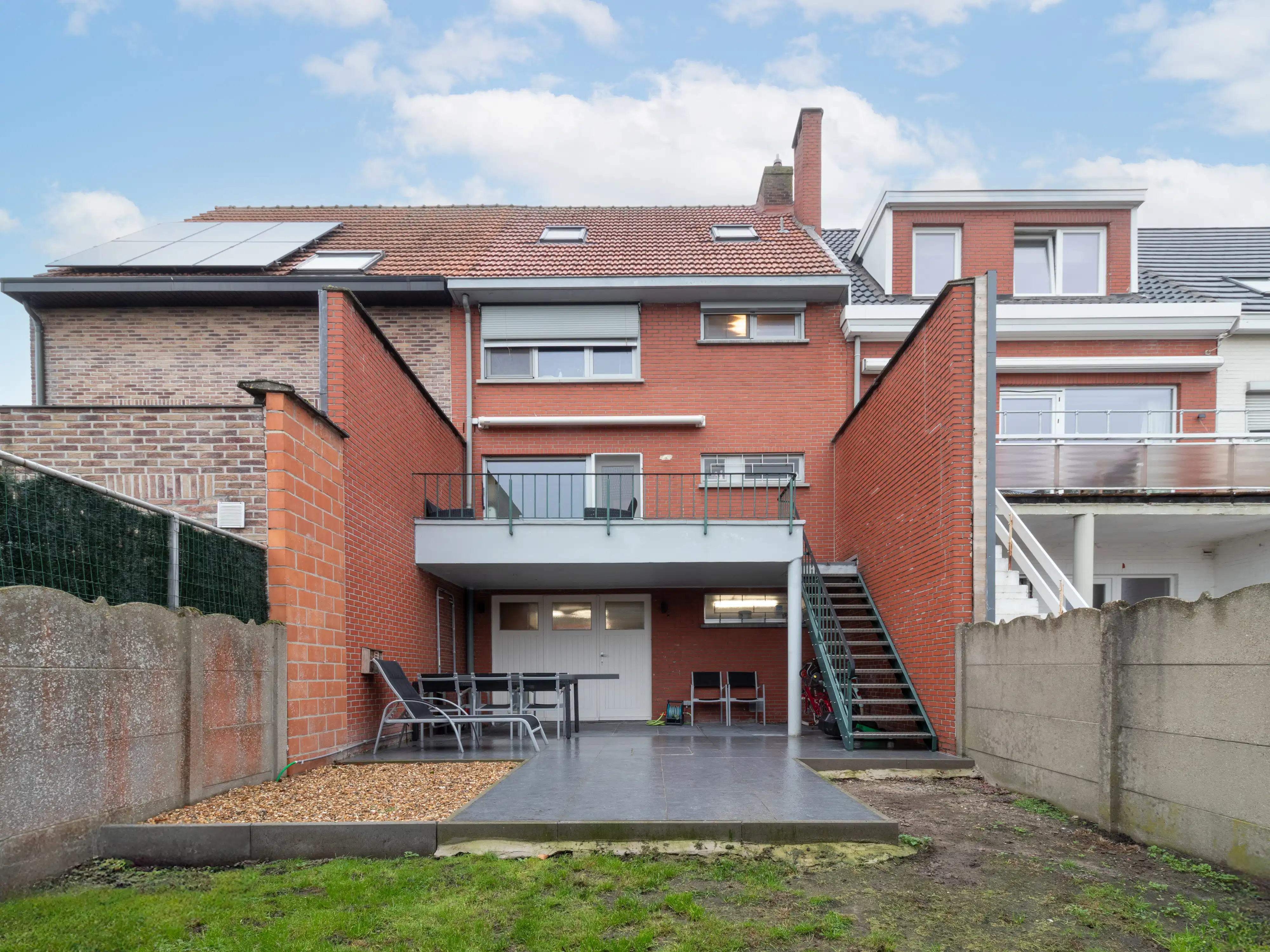 Bel-etage woning met zes slaapkamers en tuin foto 14
