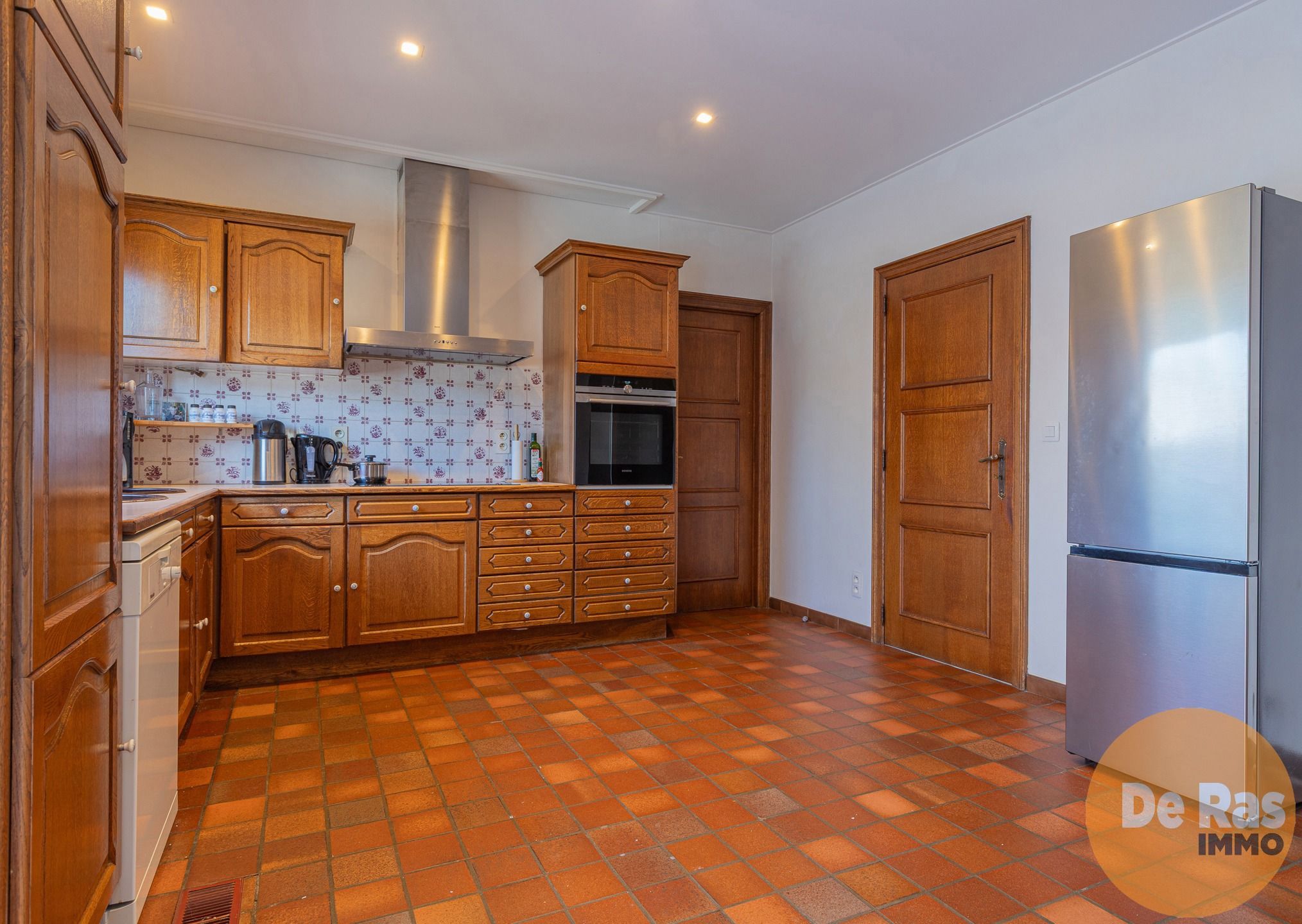 NIEUWERKERKEN- Bungalow met 4 slaapkamers en loods van 150m² foto 7