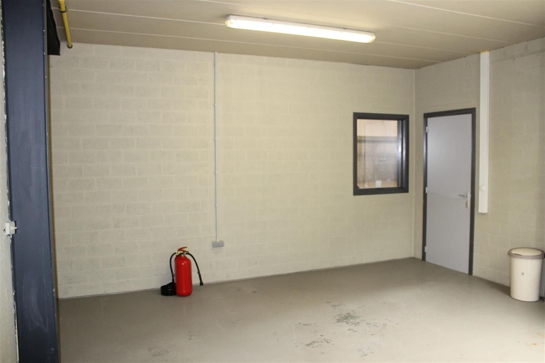 Opslag - / bedrijfsruimte van 263m². foto 7