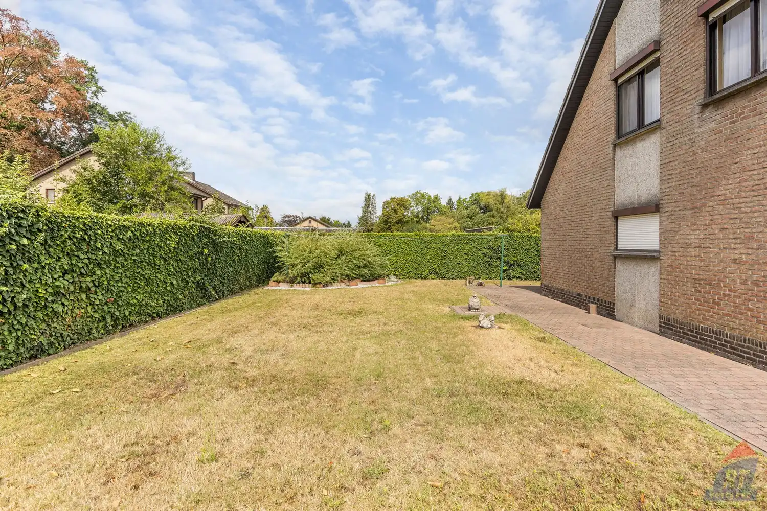 Rustig gelegen, op te frissen woning in Alken foto 24