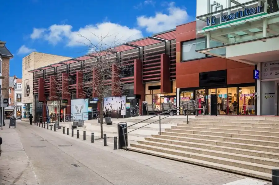 Sint-Jozefstraat 10, 3500 Hasselt foto {{pictureIndex}}