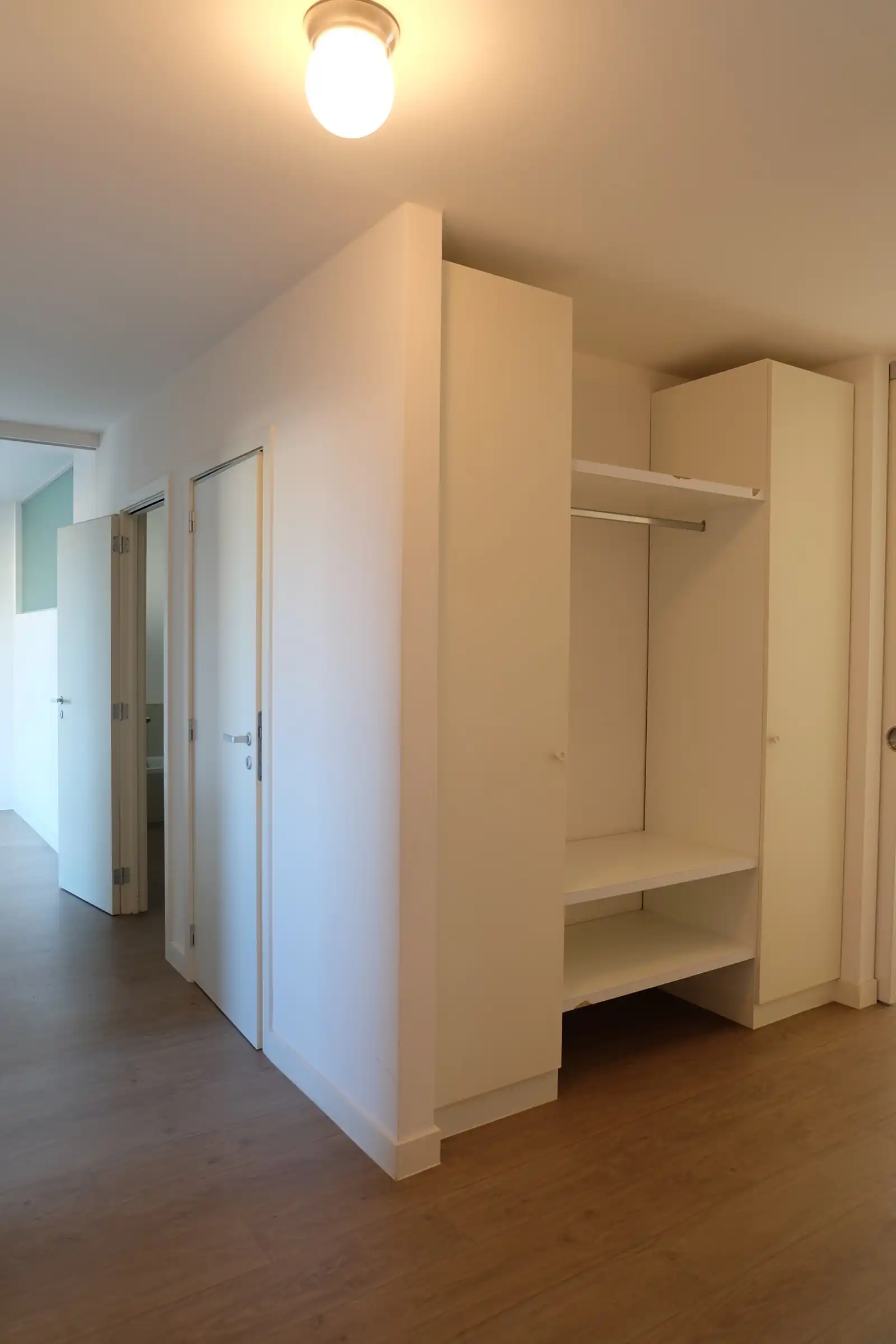 Ruim  3-slaapkamerappartement in hartje Waregem te huur foto 13