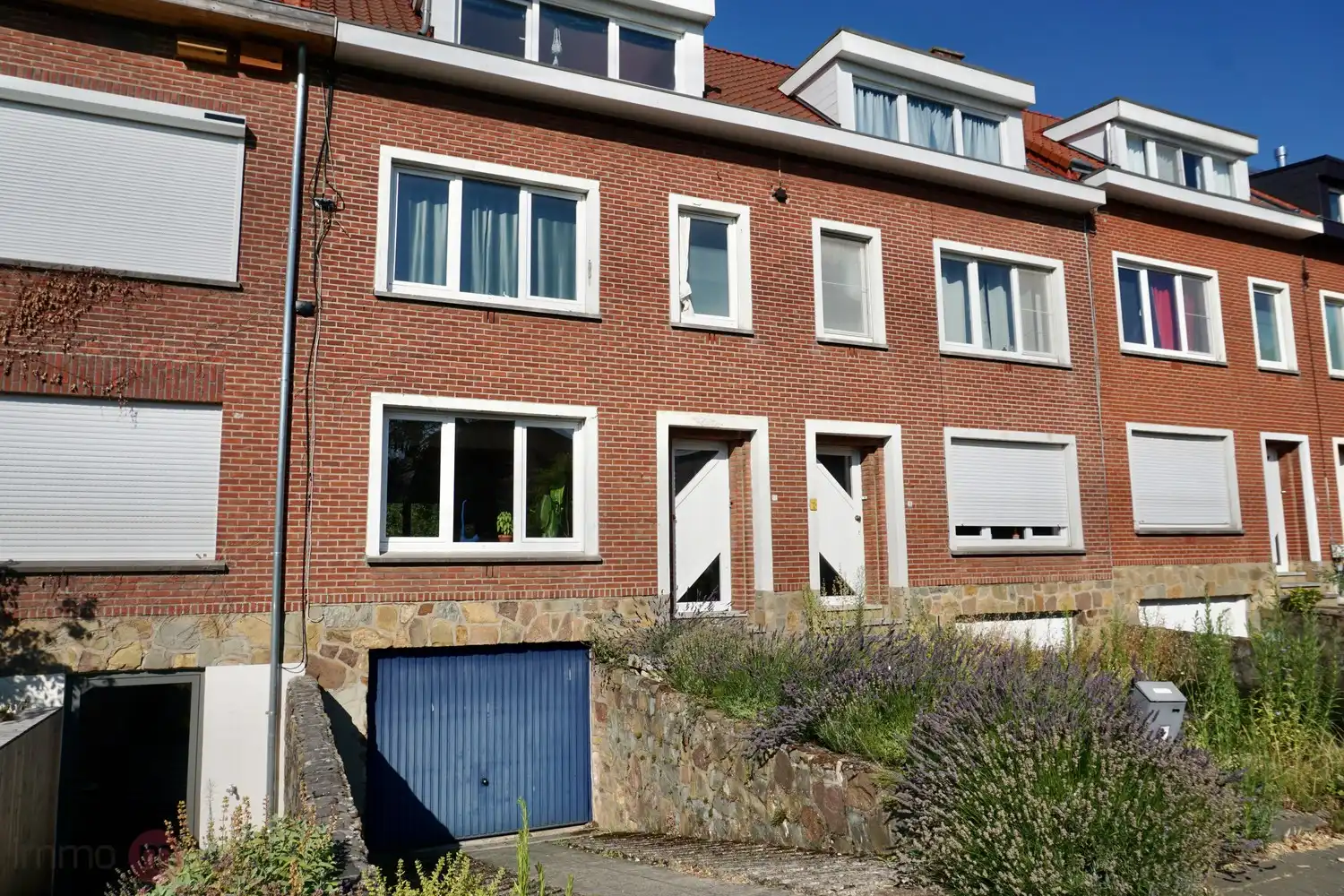 **Charmante rijwoning met 4 slaapkamers en garage in Kessel-Lo te huur** foto {{pictureIndex}}