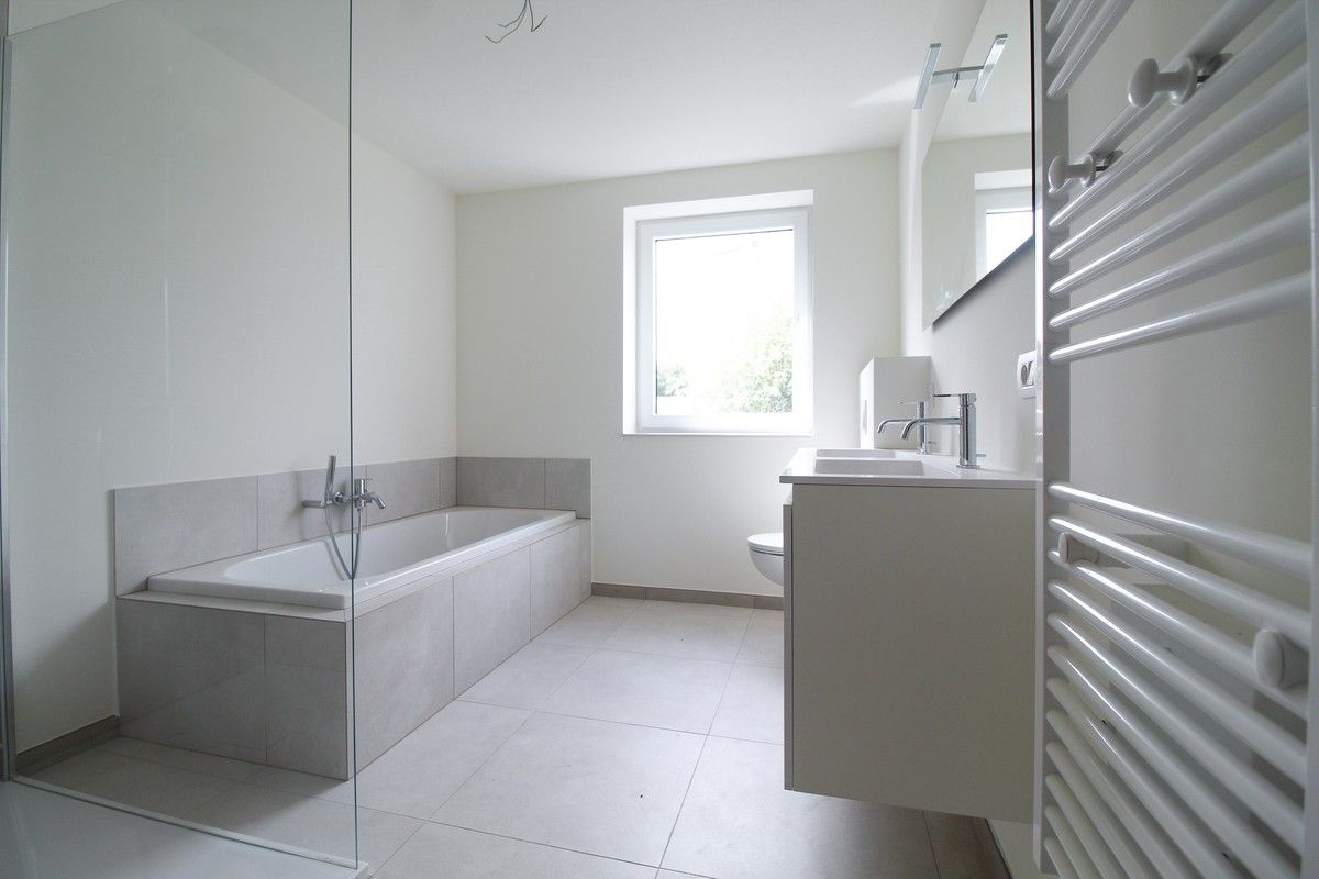 Volledig afgewerkte halfopen nieuwbouwwoning in Roeselare foto 10