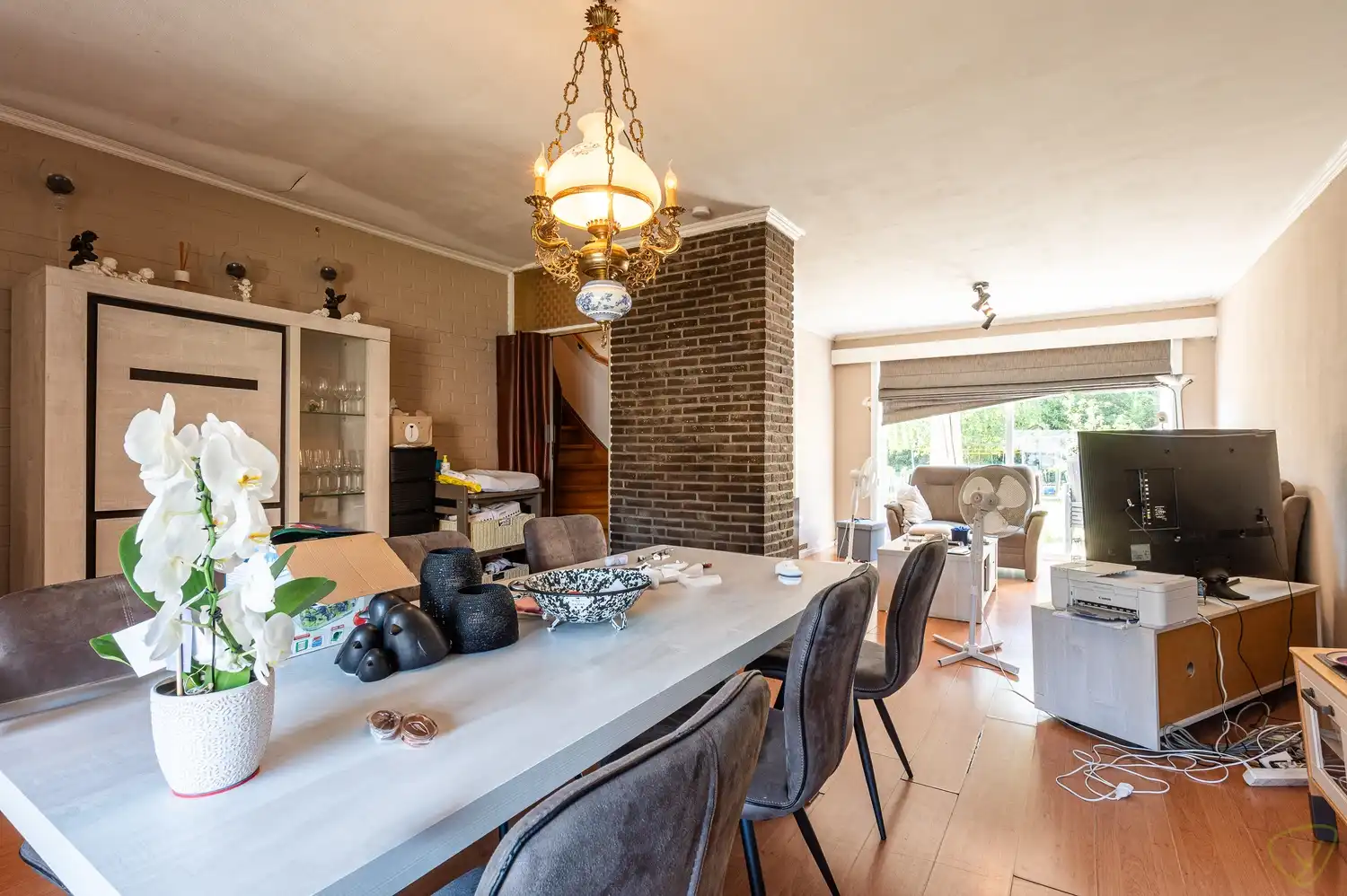 Te renoveren gezinswoning met grote tuin in het centrum van Bassevelde foto 3