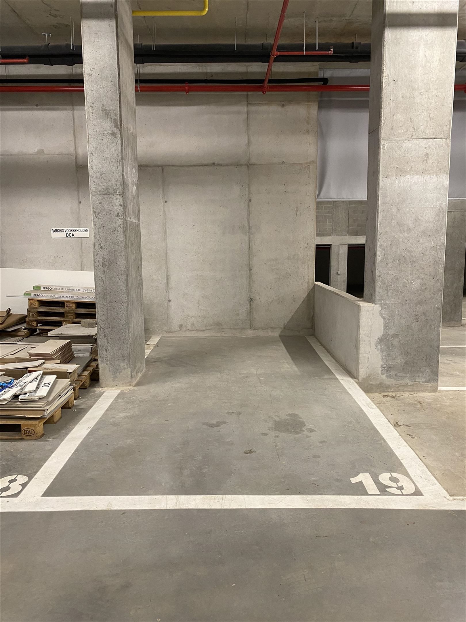 3 autostaanplaatsen aan het Eilandje foto 8